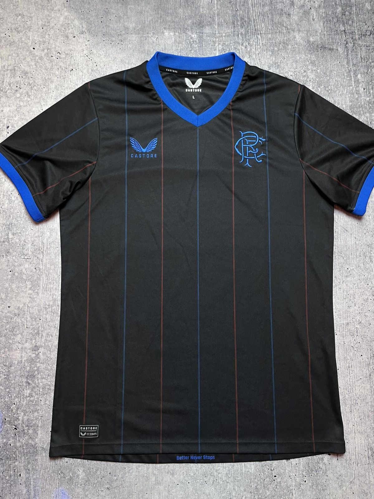 Castore RANGERS JERSEY FOURTH FOOTBALL SHIRT 2022 - 2023 MEN sz L Size US L / EU 52-54 / 3 - 1 Thumbnail