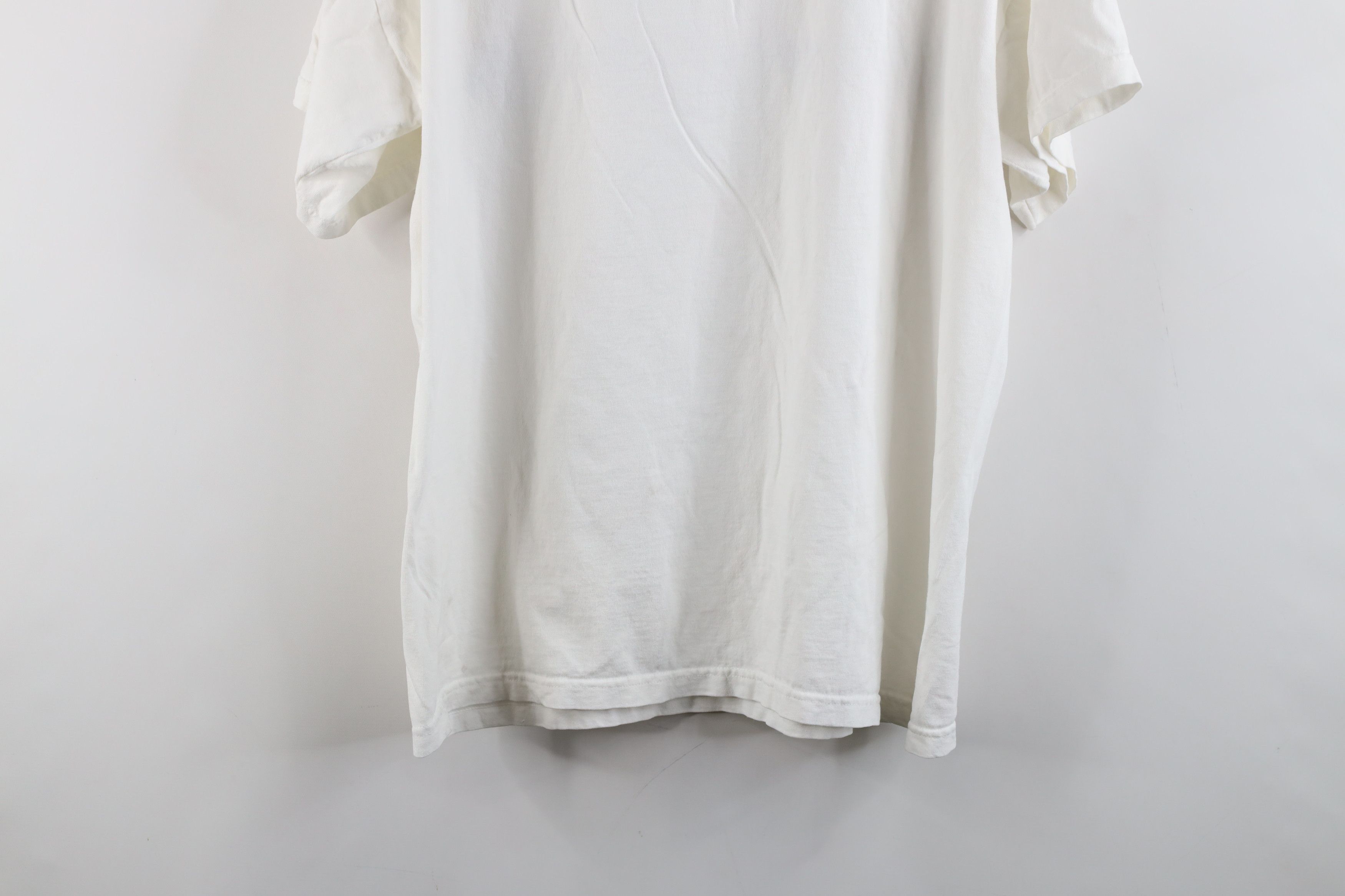 Vintage Vintage 90s Looney Tunes Devil Motorcycle T-Shirt White Size US L / EU 52-54 / 3 - 13 Thumbnail