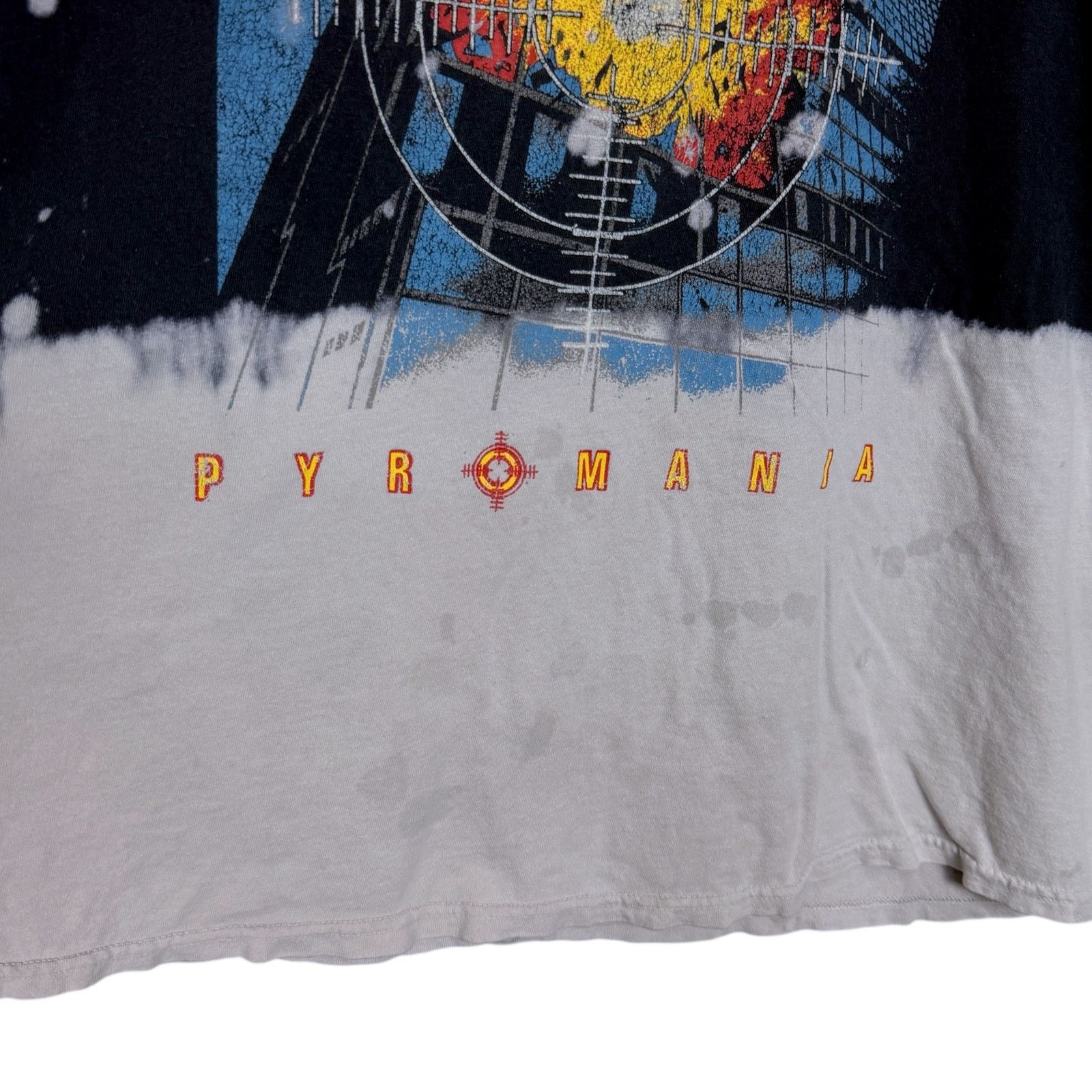 Def Leppard Def Leppard Pyromania T-Shirt Bleach Wash Rock Band Tee L Size US L / EU 52-54 / 3 - 7 Thumbnail