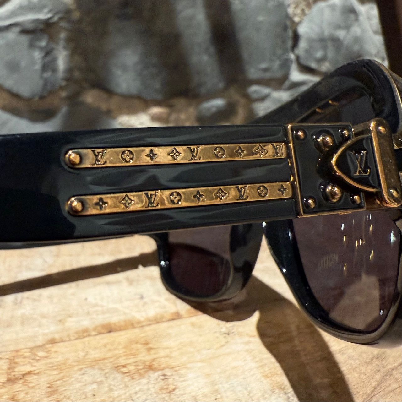 Louis Vuitton Louis Vuitton Z2516U Black Gold 1.0 Millionaires Sunglasses Size ONE SIZE - 11 Thumbnail