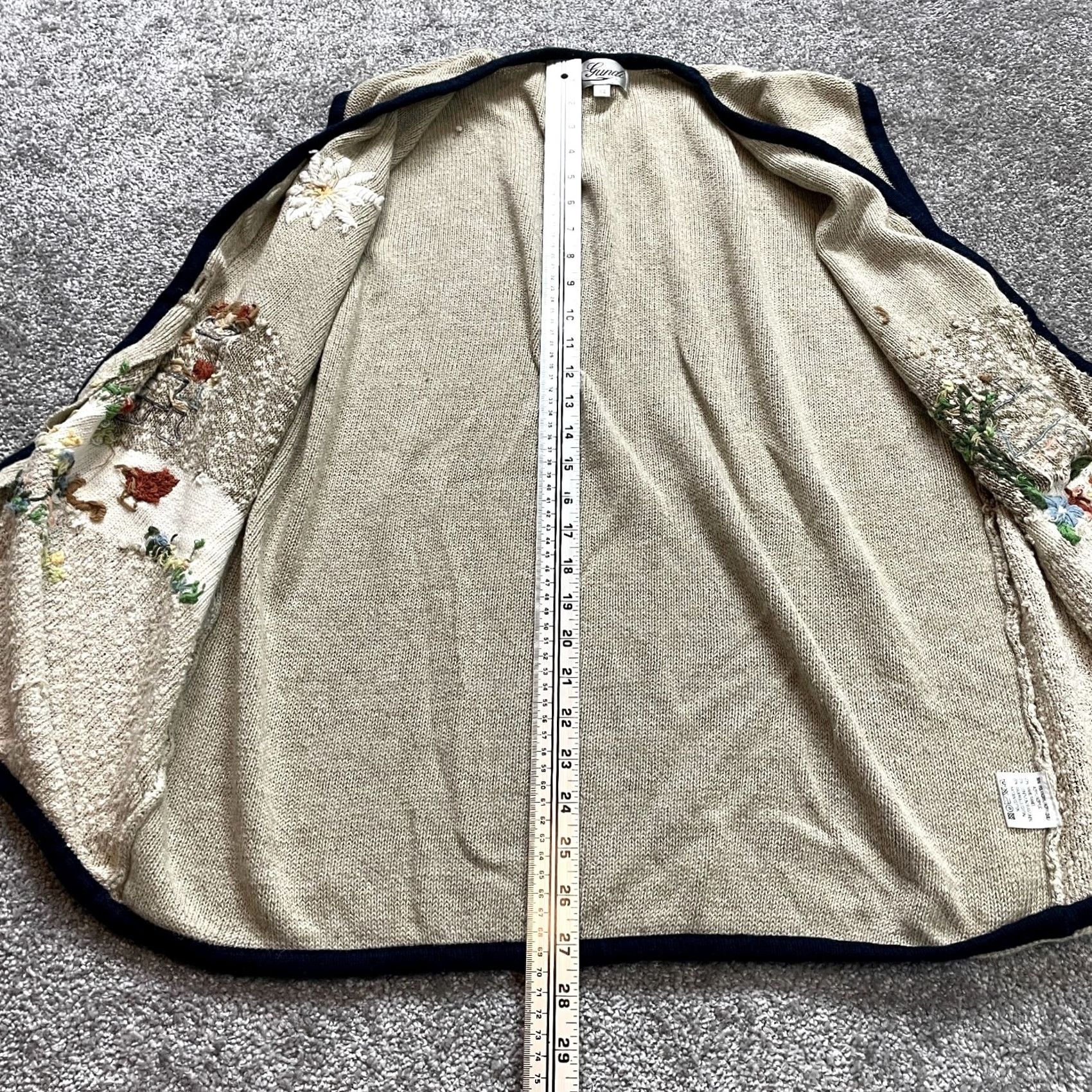 Vintage Gundi Vest Womens 3X Beige Embroidered Knit V-Neck Sweater Vest Christmas USA Vintage Plus Size Ladies Shirt Size XXL / US 16-18 / IT 52-54 - 2 Thumbnail