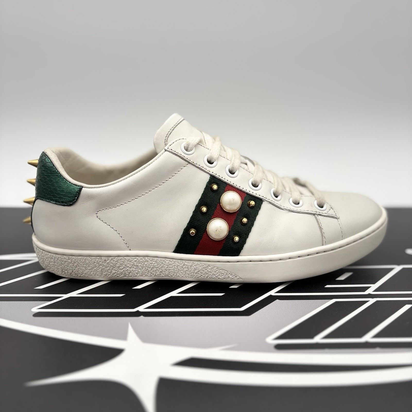 Gucci Gucci Ace Studded ' White, Pearls ' | GREAT CONDITION! Size US 6.5 / EU 39-40 - 2 Thumbnail