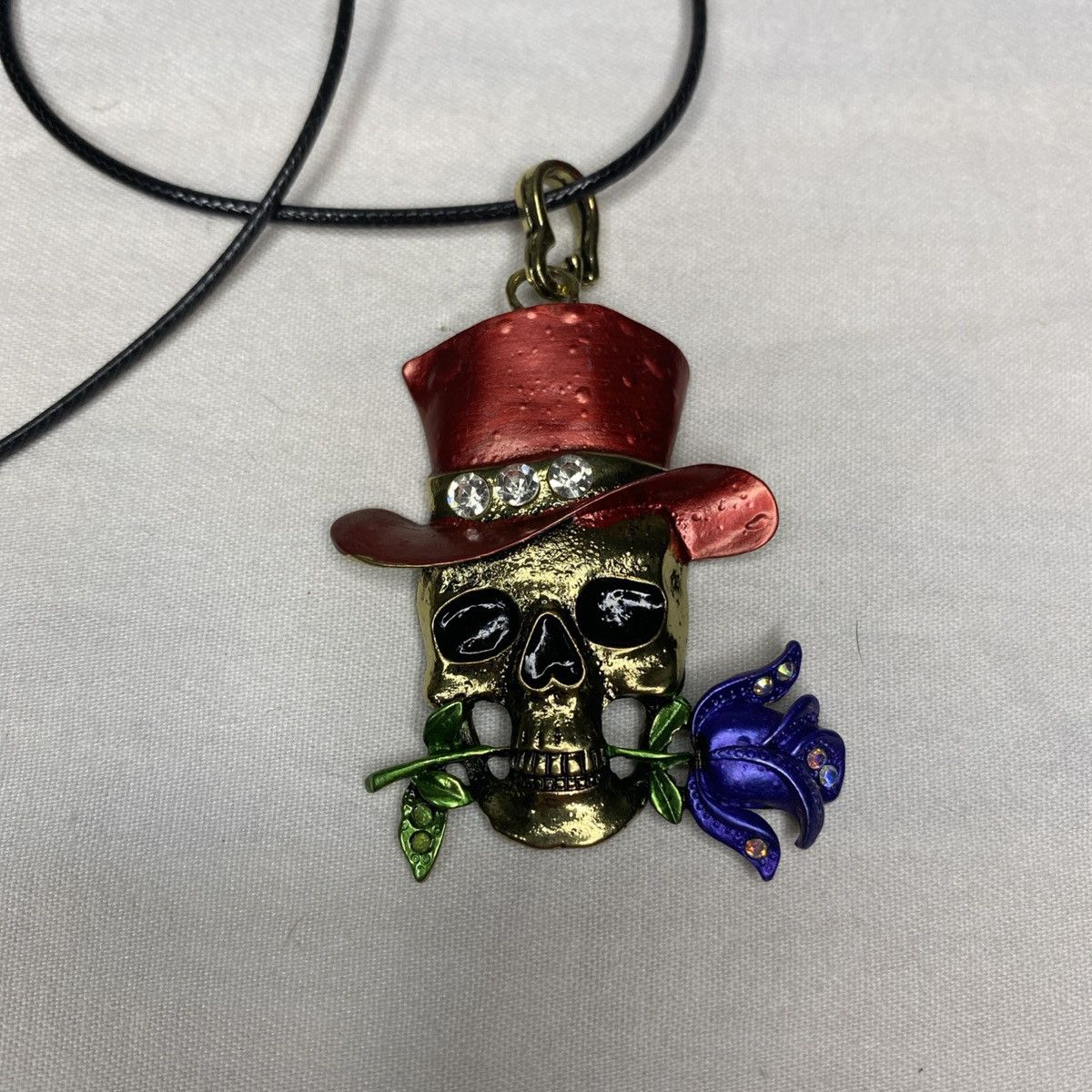 Other Skull Necklace Red Top Hat Rose Pendant Gothic Halloween New Size ONE SIZE - 2 Thumbnail