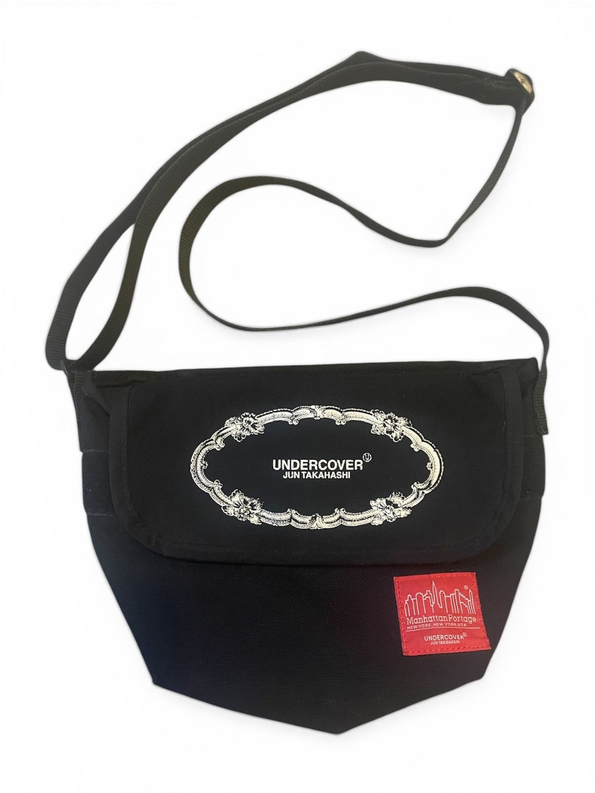 undercover 06SS メッセンジャーバッグ Undercover Undercover “T” 06SS Messenger bag | Grailed
