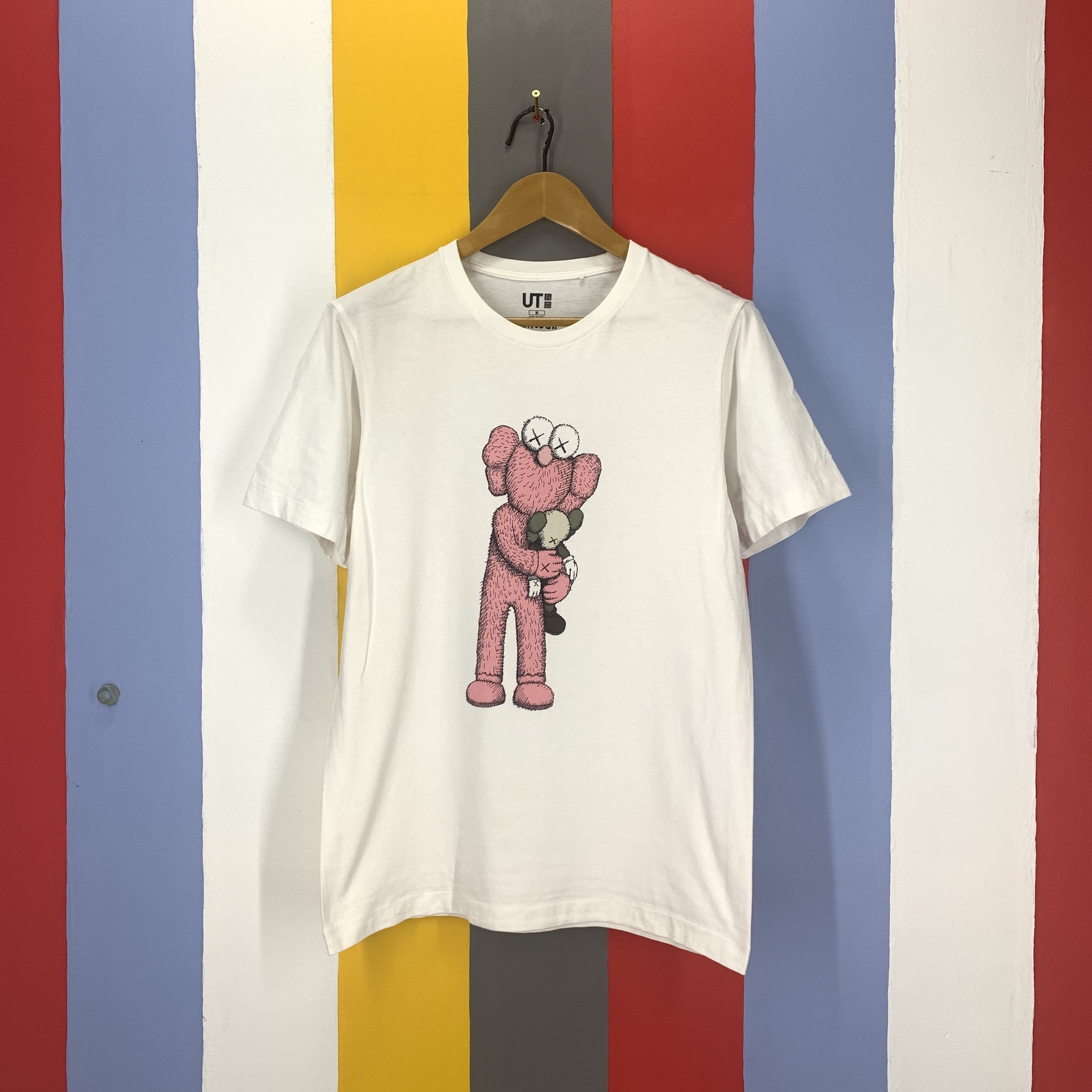 Kaws × Uniqlo KAWS x UNIQLO Crew Neck T Shirt #1823/08 Size US M / EU 48-50 / 2 - 1 Thumbnail