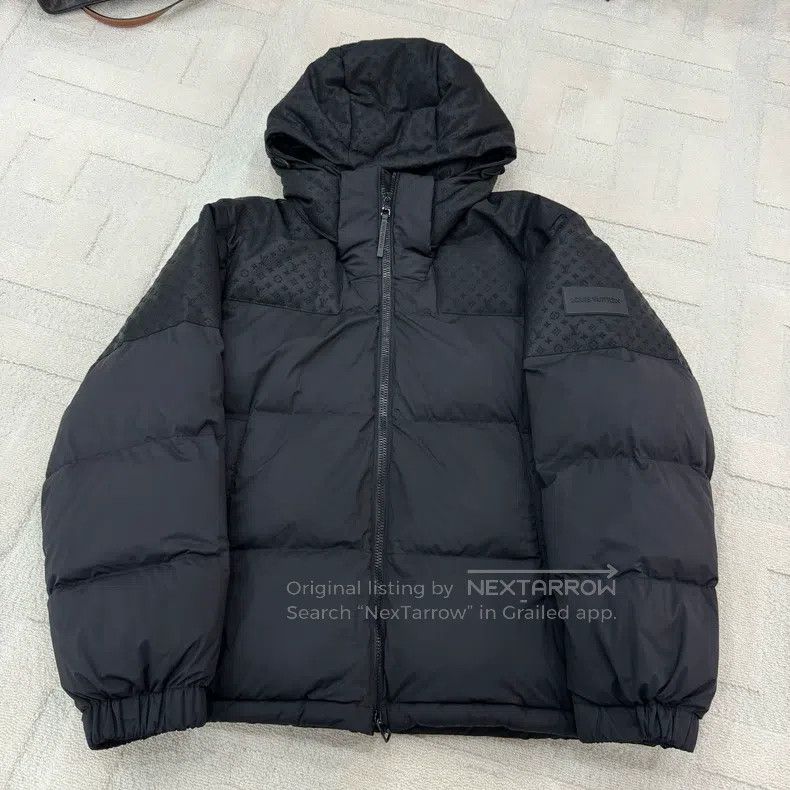 Louis Vuitton Louis Vuitton Black small logo down jacket Size US S / EU 44-46 / 1 - 1 Thumbnail