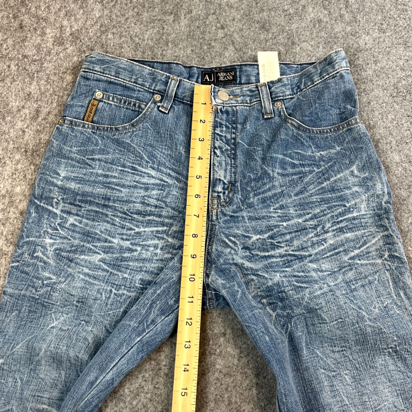 Vintage Armani Jeans Jeans Straight 29 34 UK 10 High Rise Light Blue Whiskers Honeycomb Womens Regular Denim Blue 5-Pocket Size 32" / US 10 / IT 46 - 6 Thumbnail