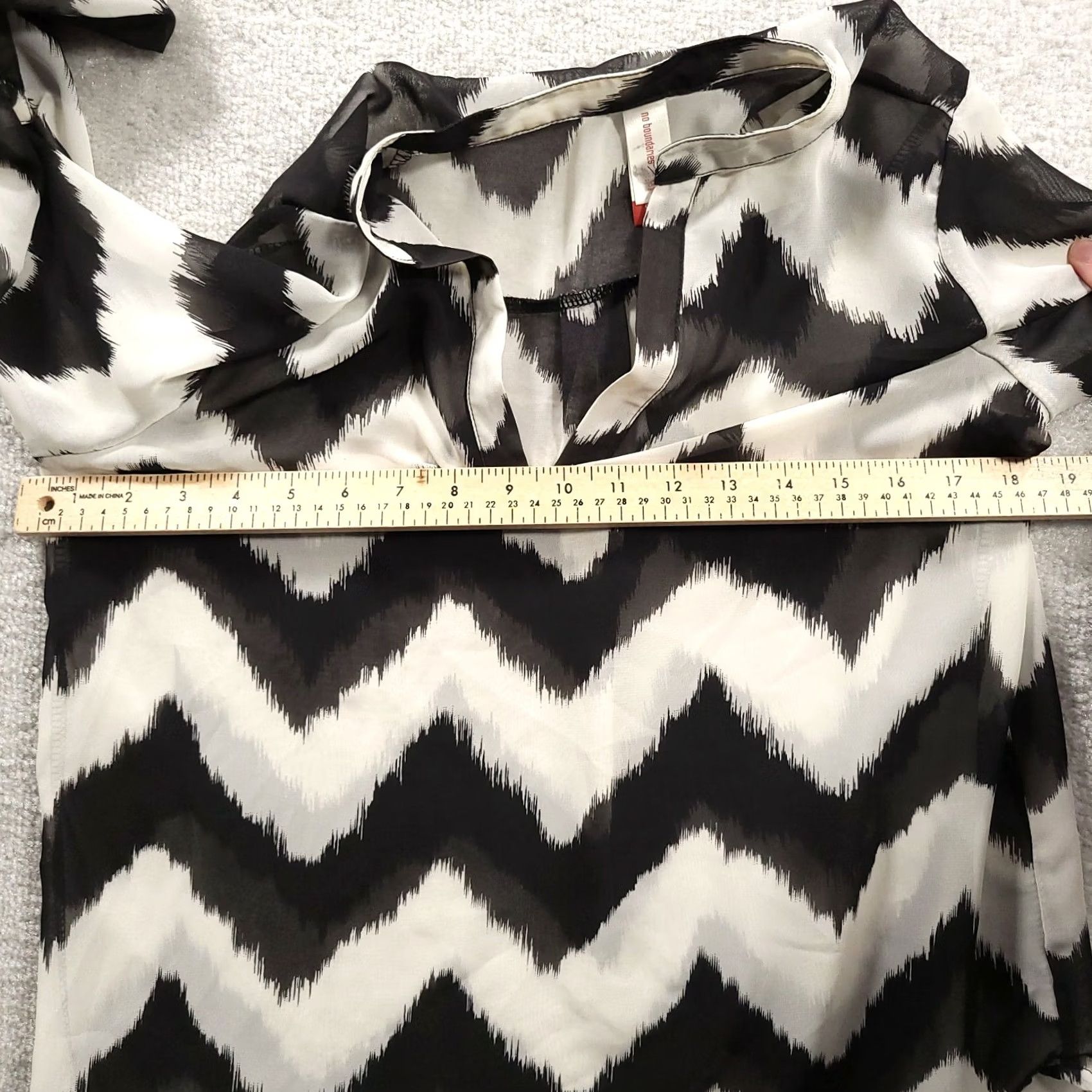 Vintage No Boundaries Black & White Animal Print Top Womens Small Roll Tab Sleeve Size S / US 4 / IT 40 - 3 Thumbnail