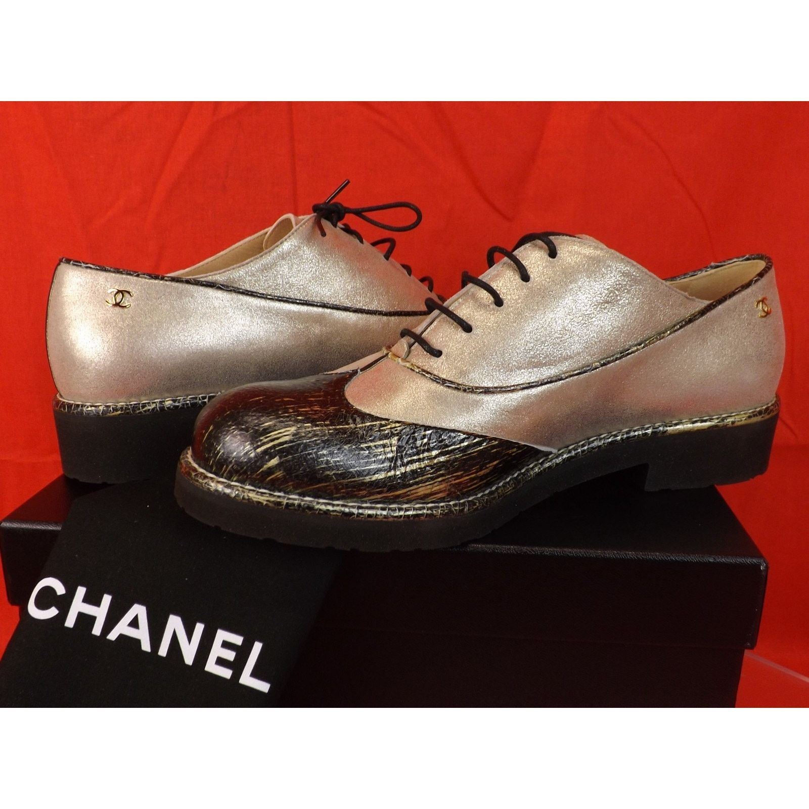 Chanel CHANEL G31564 TWO TONE BLACK LEATHER CC LOGO OXFORDS 38 $1K Size US 8 / IT 38 - 6 Thumbnail