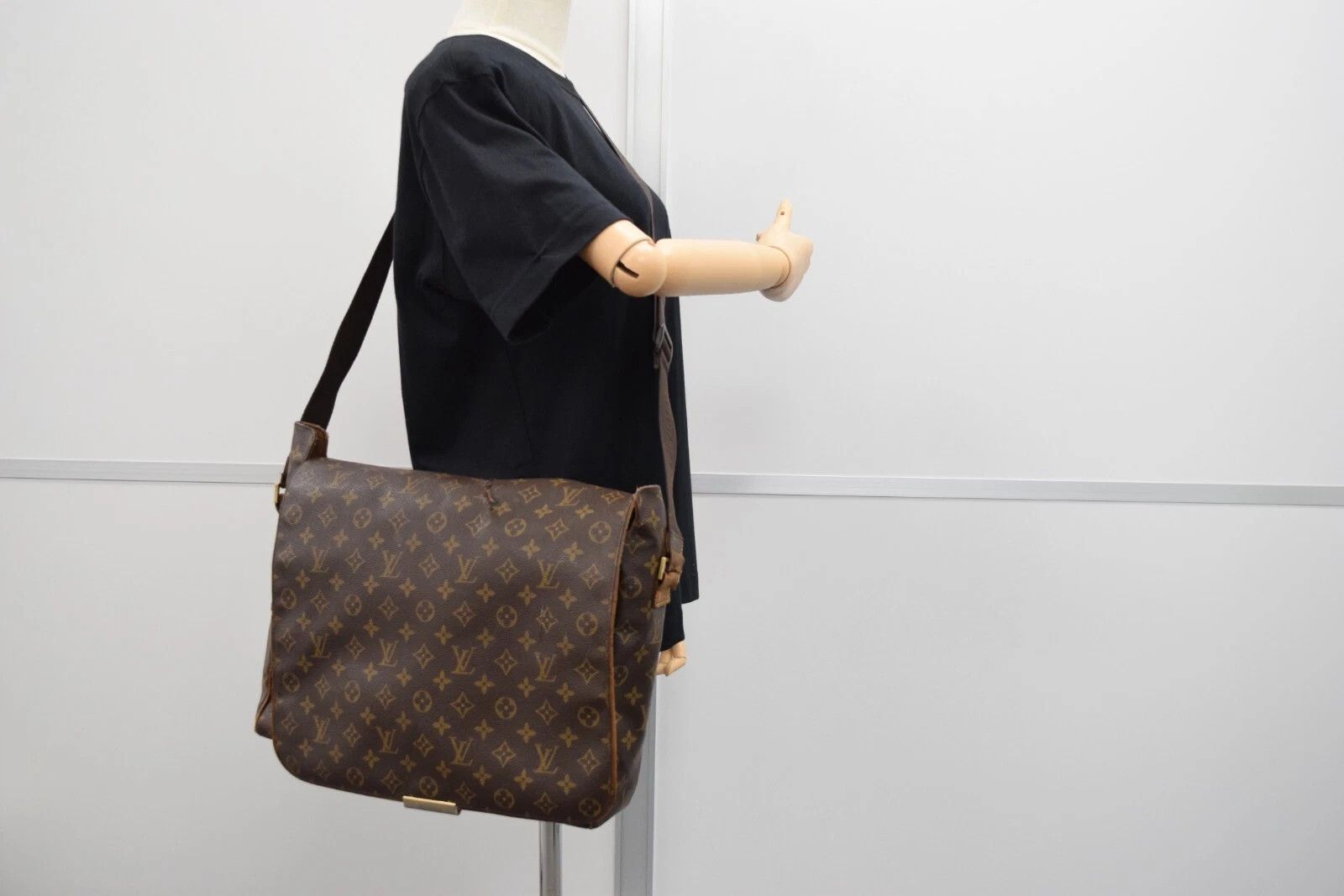 Louis Vuitton Louis Vuitton Abbesses Monogram Canvas Crossbody Bag M45257 Size ONE SIZE - 2 Thumbnail
