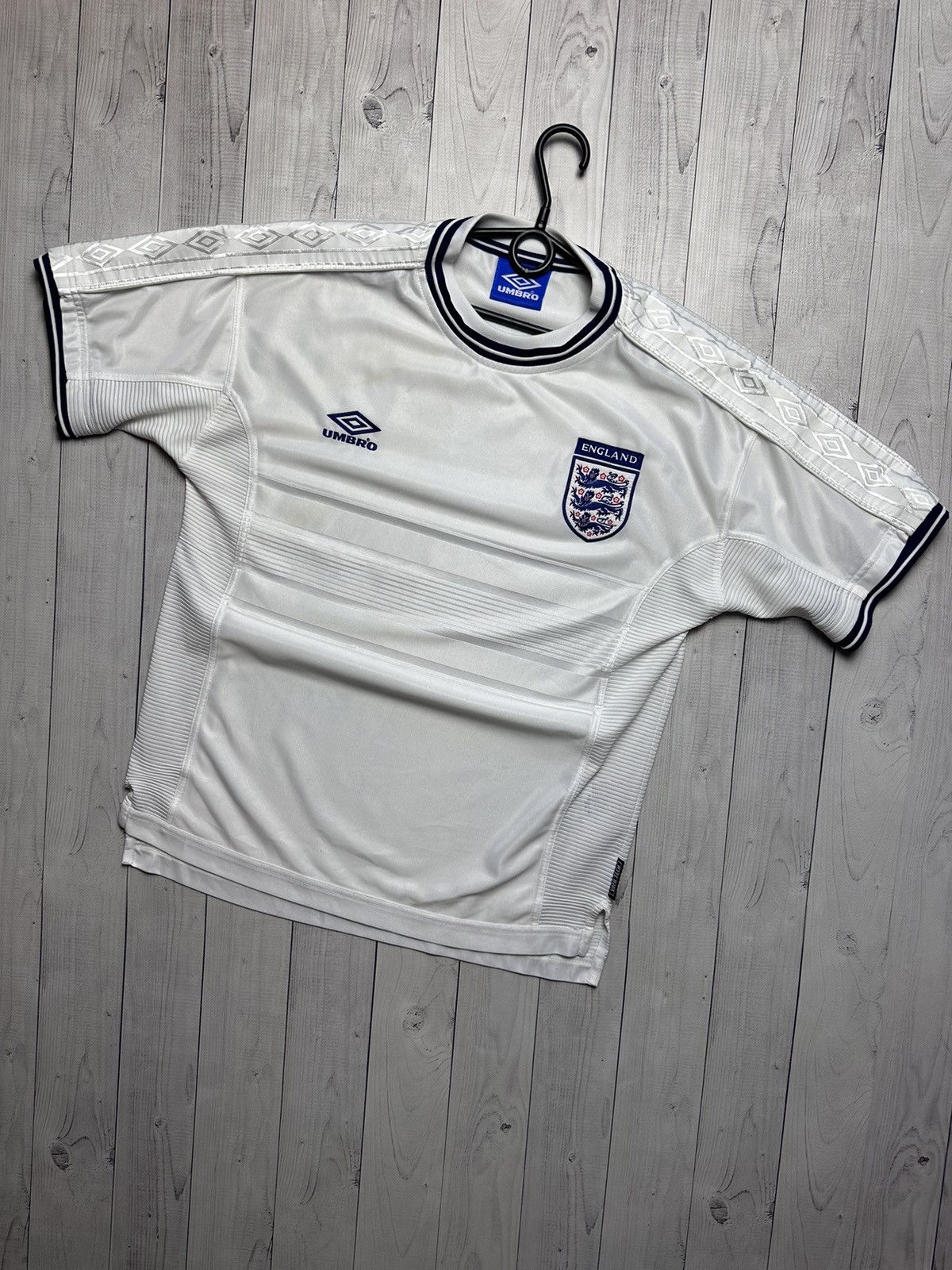 Vintage England Umbro soccer jersey size M white rare