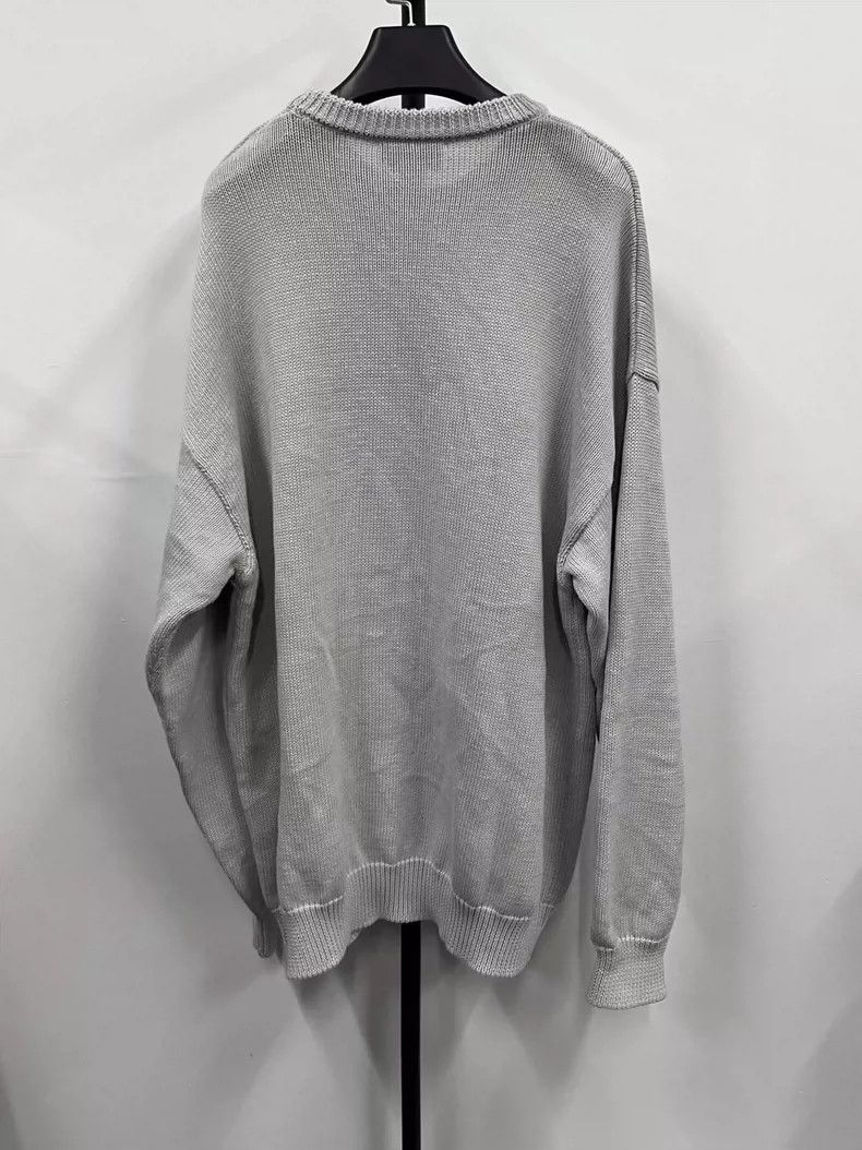 Balenciaga Balenciaga Solid crewneck long-sleeve pullover with embroi Size US S / EU 44-46 / 1 - 2 Thumbnail