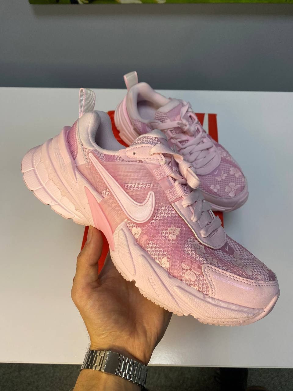 Nike Nike V2K Run Pink Foam/Arctic Pink Size US 6.5 / IT 36.5 - 1 Thumbnail