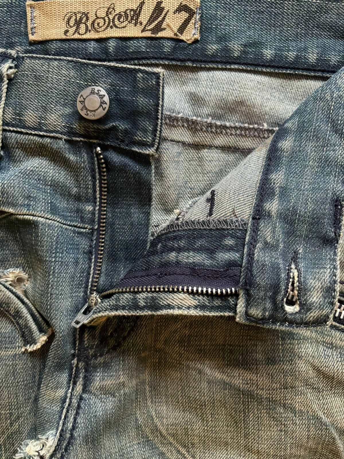 Japanese Brand Vintage Japanese Brand Rusty Mud Wash Distressed Loose Jeans Size US 32 / EU 48 - 9 Thumbnail