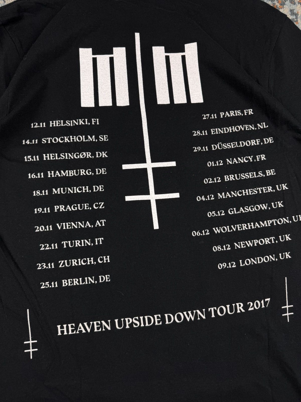 Band Tees × Marilyn Manson × Vintage Vintage 2017 Marilyn Manson heaven upside down tour band tee Size US M / EU 48-50 / 2 - 8 Thumbnail