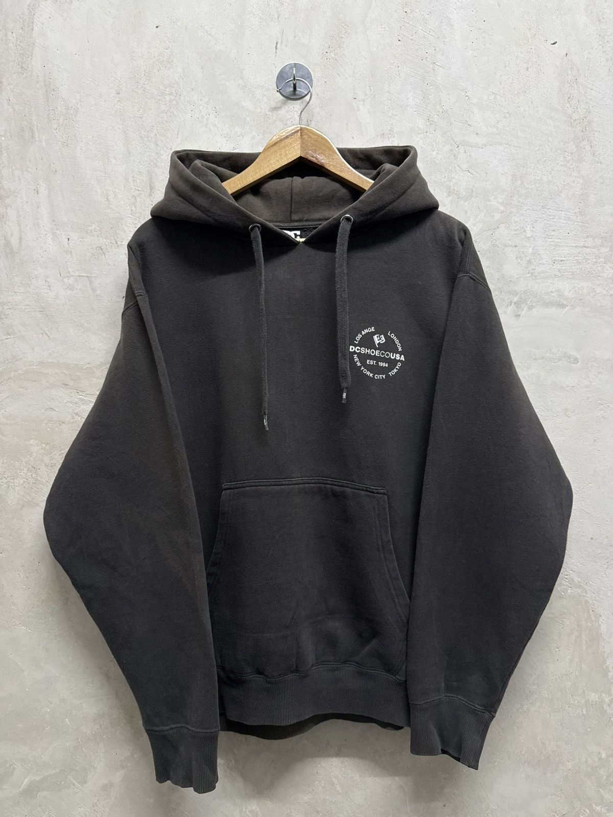 DC 2000s Faded DCSHOECOUSA Baggy Hoodie Size US M / EU 48-50 / 2 - 2 Thumbnail
