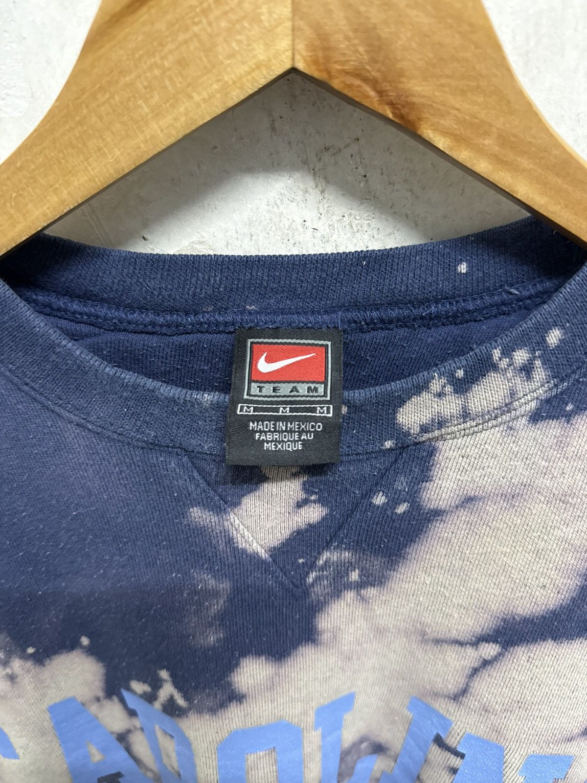 Nike 2000s Nike Centre Carolina Crewneck Size US M / EU 48-50 / 2 - 4 Thumbnail