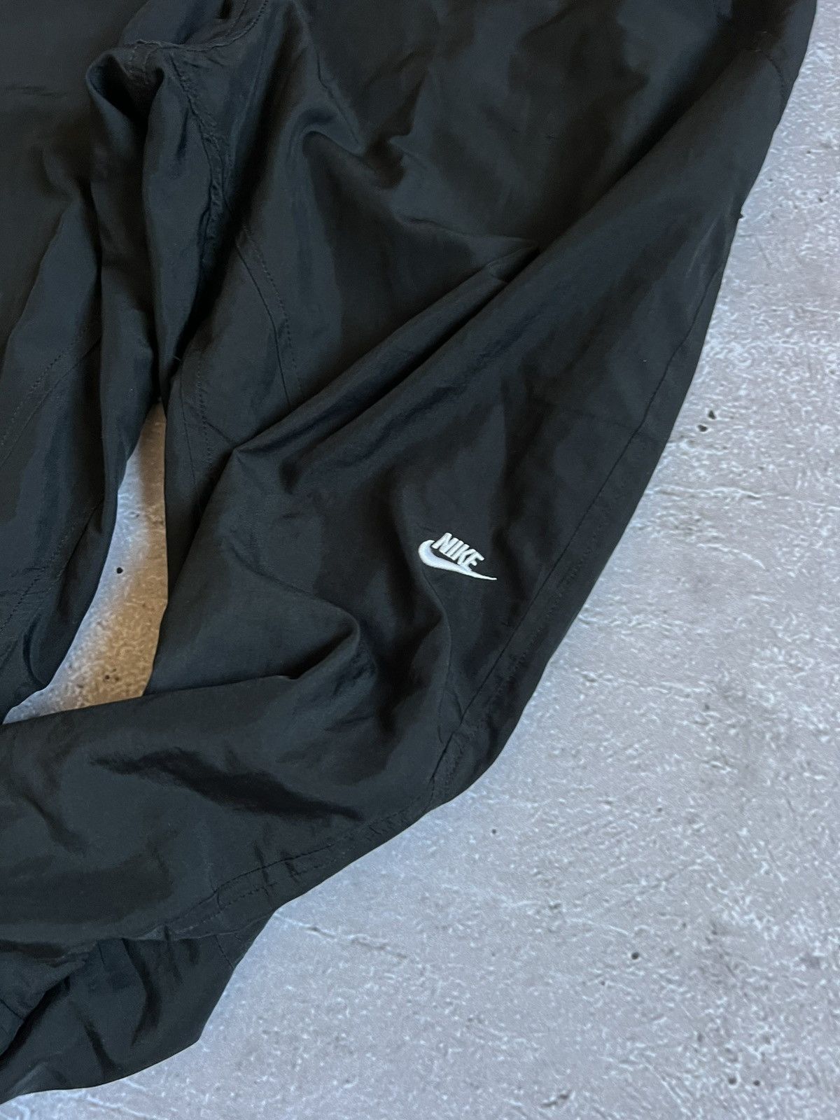 Nike Rare Vintage Women Pants Nylon Nike Size S Size 27" / US 4 / IT 40 - 4 Thumbnail