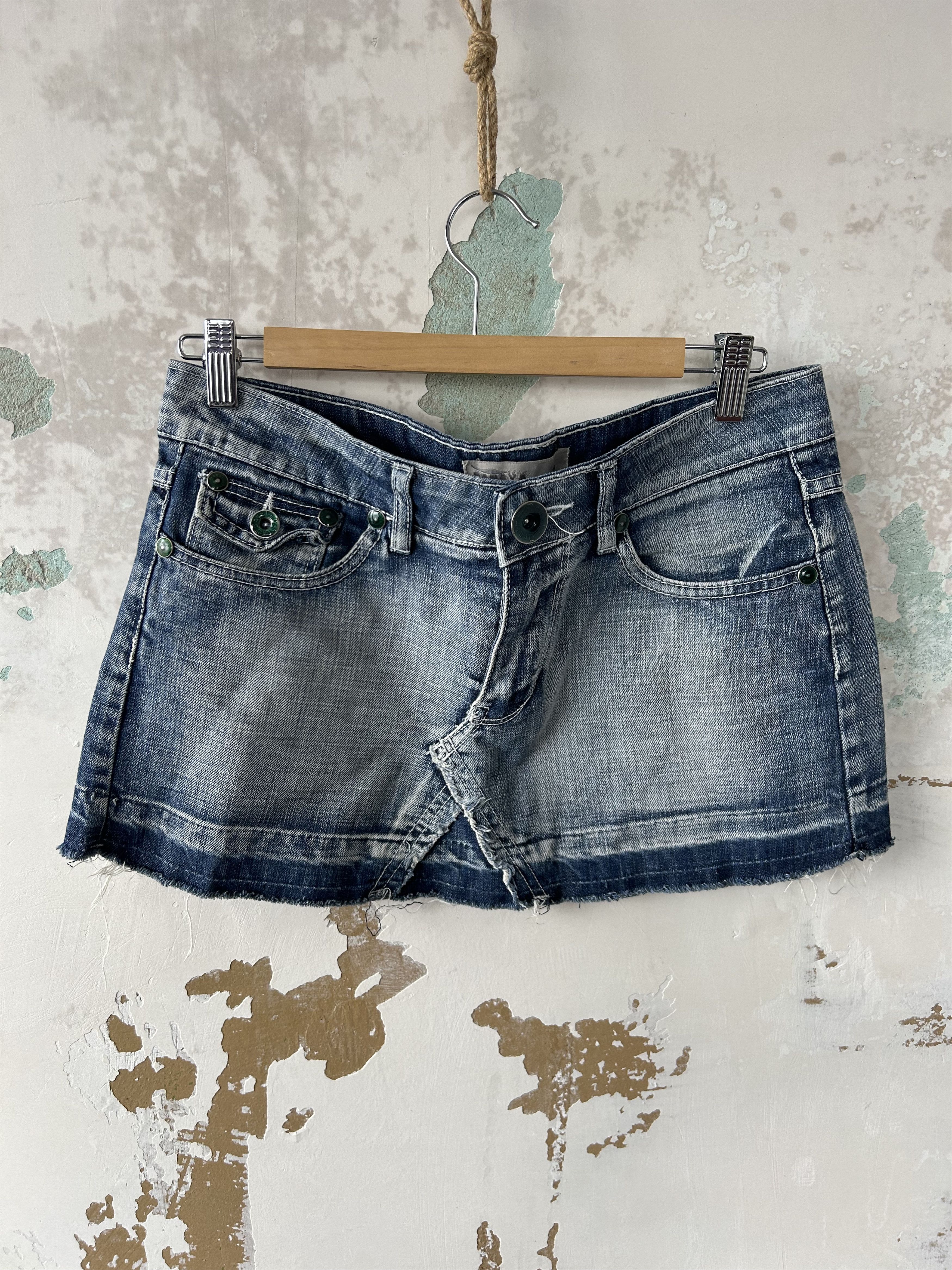 Japanese Brand Vintage dirty denim mini skirt Japanese style Size 28" / US 6 / IT 42 - 1 Thumbnail