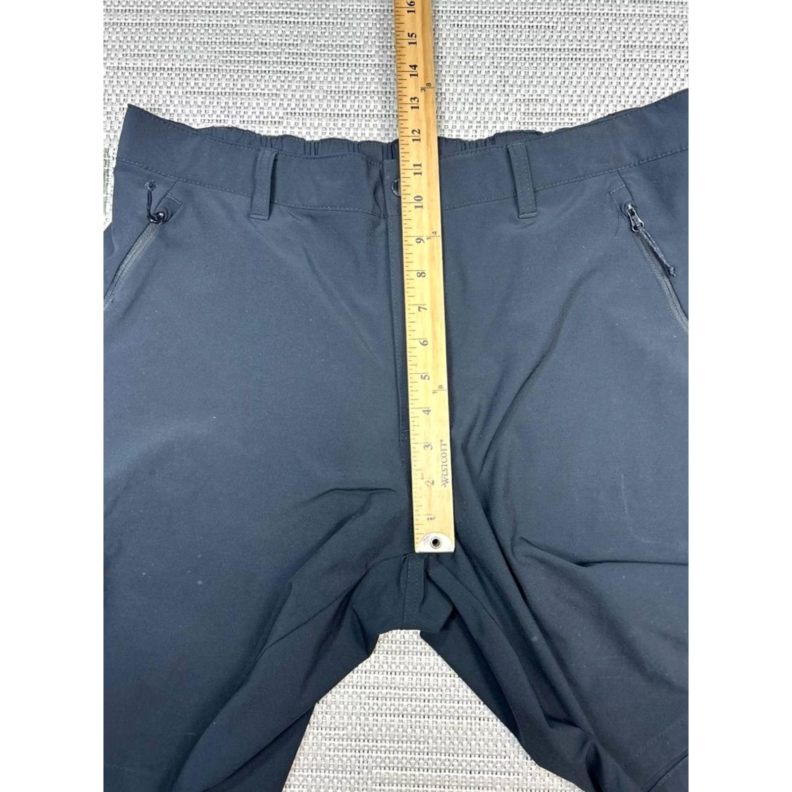 Vintage Columbia Shorts Mens 36 Black Cargo Stretch Mid Rise Zip Pockets Utility Hiking Size US 36 / EU 52 - 4 Thumbnail
