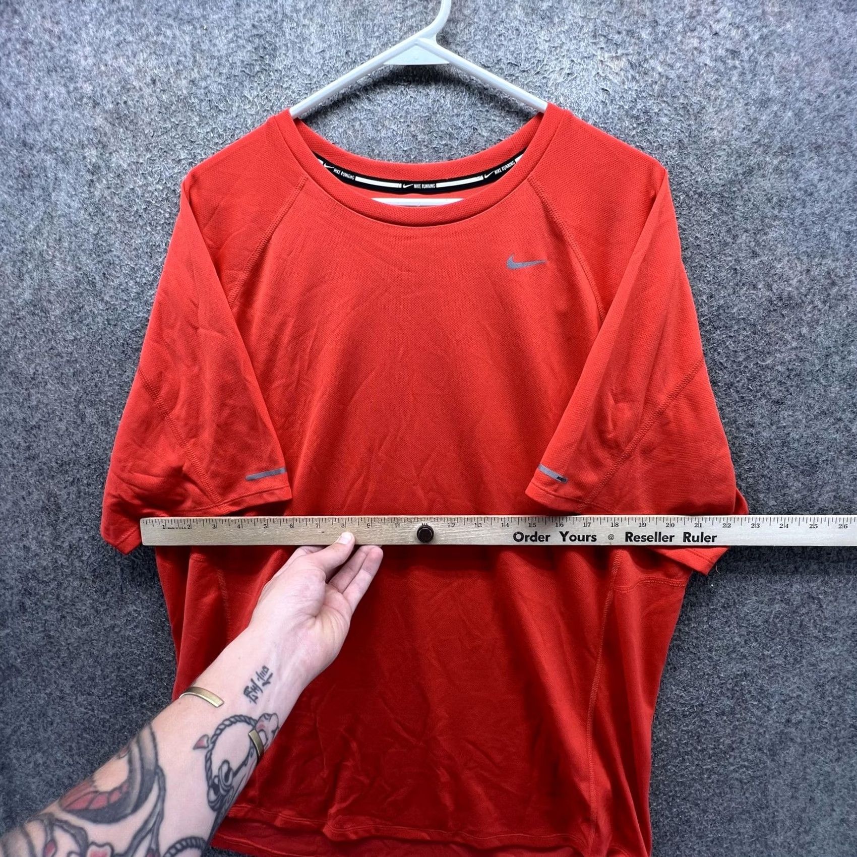Nike Nike Dri-FIT Shirt Mens XL Orange Short Sleeve Running Top Size US XL / EU 56 / 4 - 5 Thumbnail