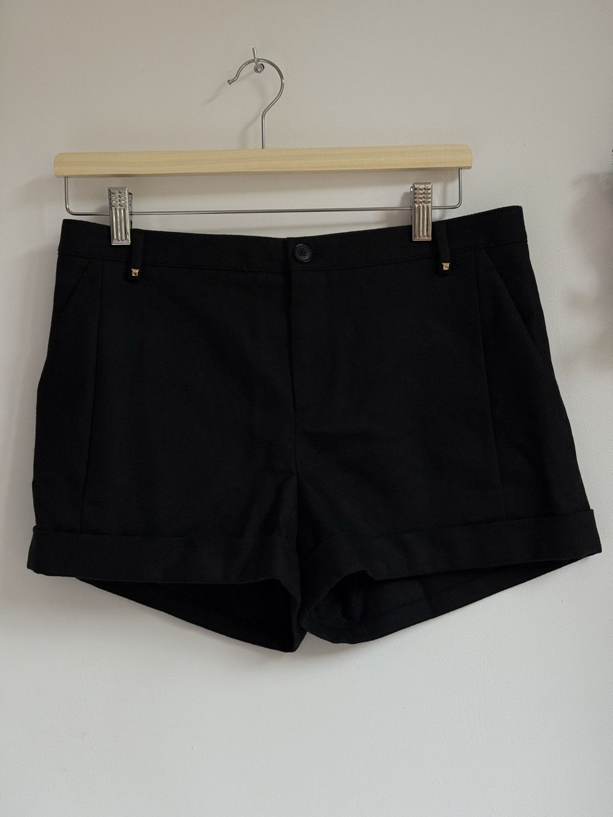 Designer × Gucci × Vintage Gucci Black Wool and Cashmere Mini Shorts Size 30" / US 8 / IT 44 - 2 Thumbnail