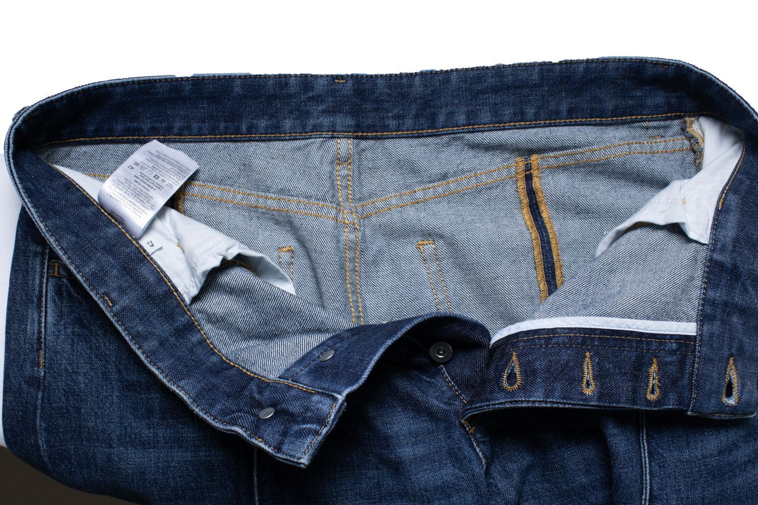 Bottega Veneta Bottega Veneta, cropped and folded jeans in blue Size 28" / US 6 / IT 42 - 5 Thumbnail