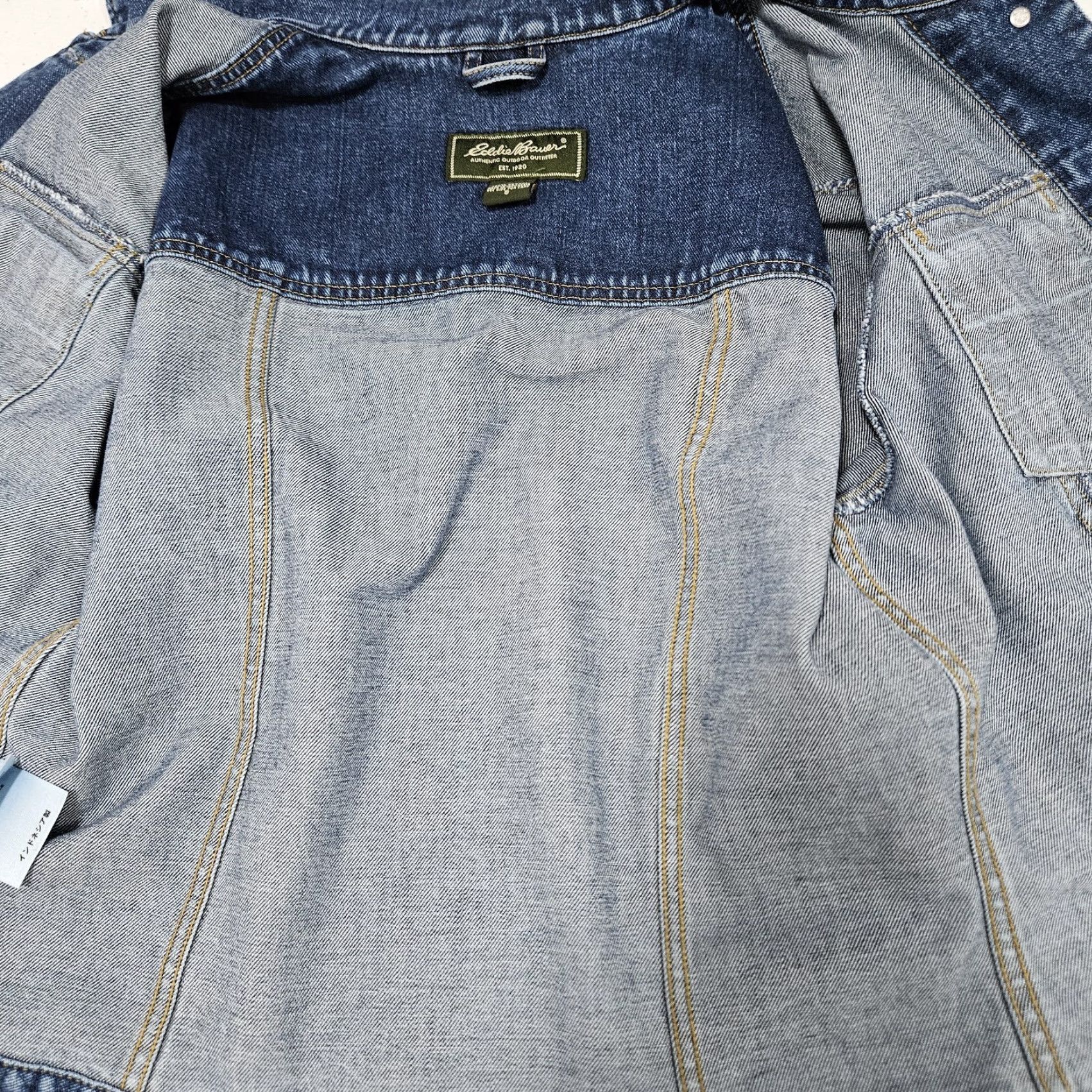 Eddie Bauer Eddie Bauer Denim Jacket Blue 100% Cotton Buttoned Raw Hem Distressed Short Sleeve Women S Regular Jacket Size 28" / US 6 / IT 42 - 5 Thumbnail