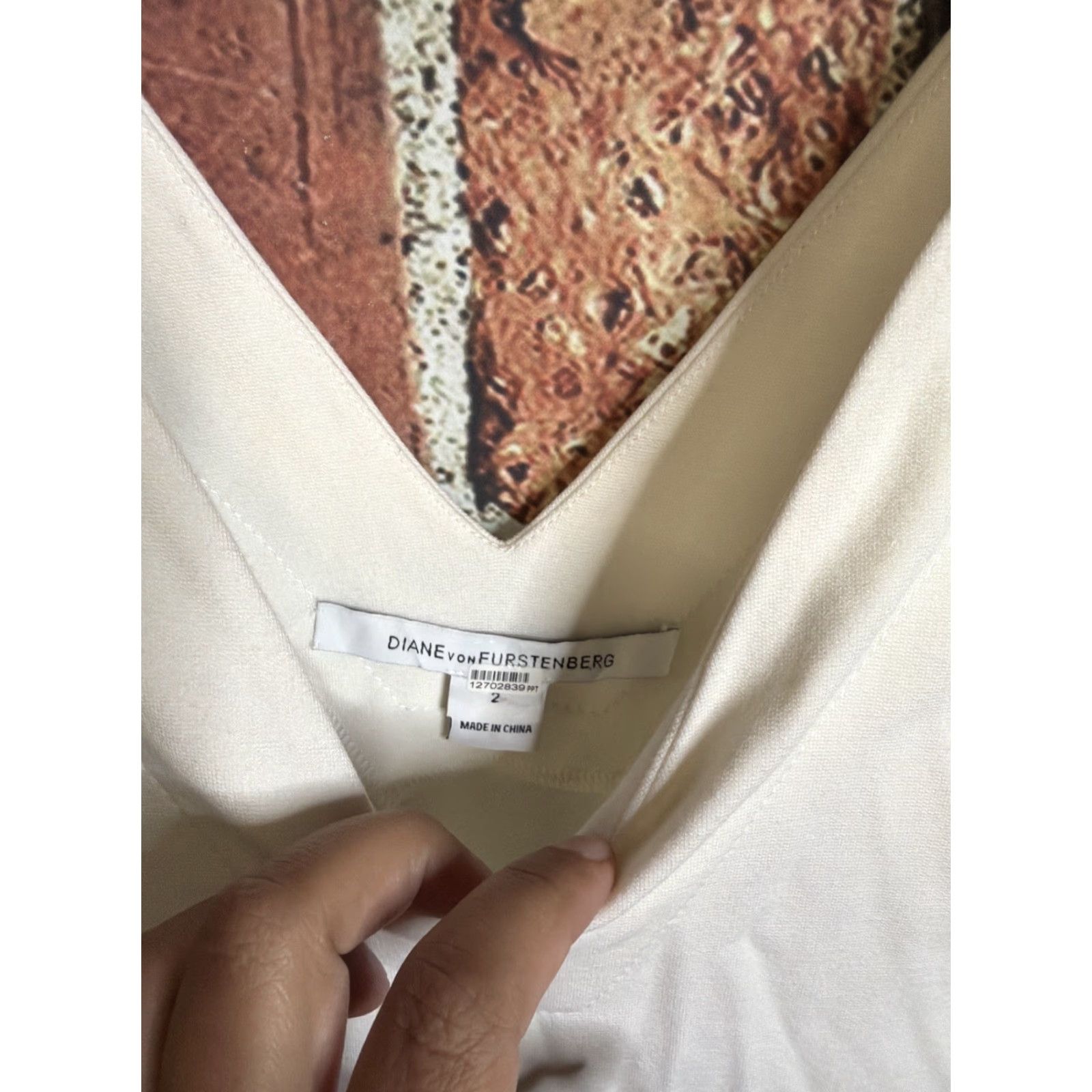 Diane von Furstenberg Diane von Furstenberg Dress Solid White Viscose Blend Size 2 - Short Sleeveless Round Neck Zip Womens Fit & Flare, Dry Clean Only Size XS / US 0-2 / IT 36-38 - 3 Thumbnail