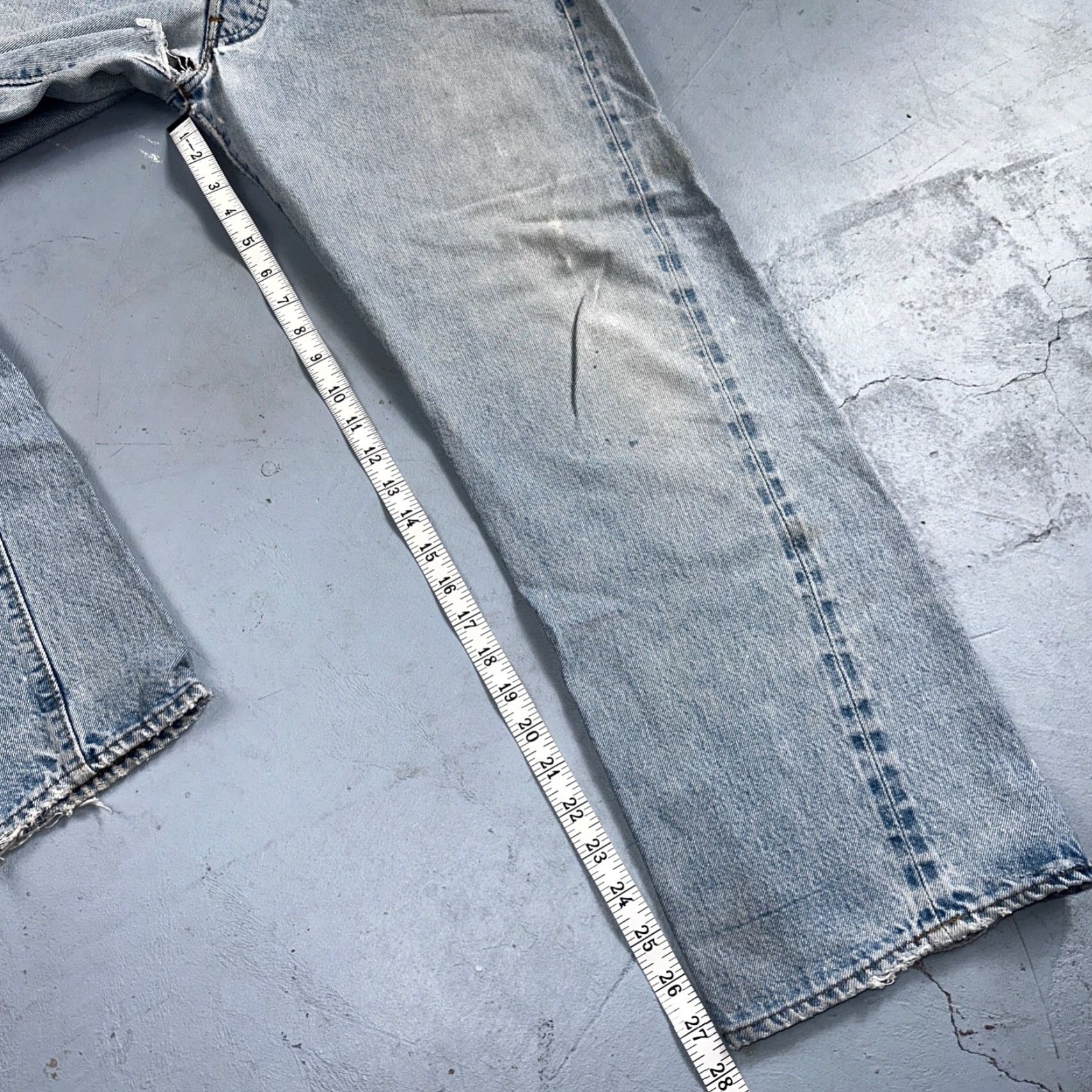 Levi's VINTAGE Levi's 501 XX Jeans 80s Redline Selvedge USA Light Wash 38x32 34x27 Mens Straight Denim Blue Cotton Button Closure Distressed Pattern Solid Size US 38 / EU 54 - 4 Thumbnail