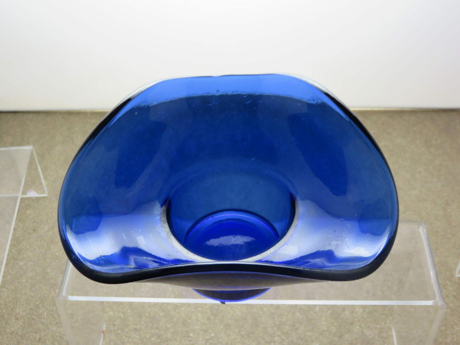 The Unbranded Brand Vintage Rare Glass Blue Bowl 3 1/3" Size ONE SIZE - 5 Thumbnail