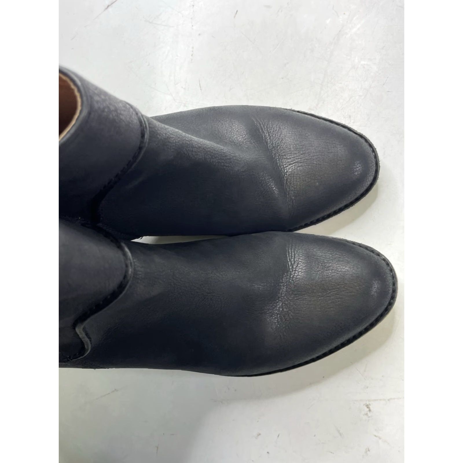 Ugg **UGG Annie Boot Women Black Leather Block Heel Bootie** User: **UGG Annie Boot Women Black Leather Block Heel** Size US 12 / IT 42 - 6 Thumbnail