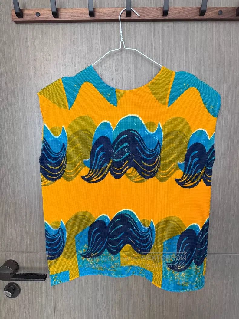 Issey Miyake Issey Miyake size:one size Round-neck sleeveless pleated t Size XXS / US 00 / IT 34 - 2 Thumbnail