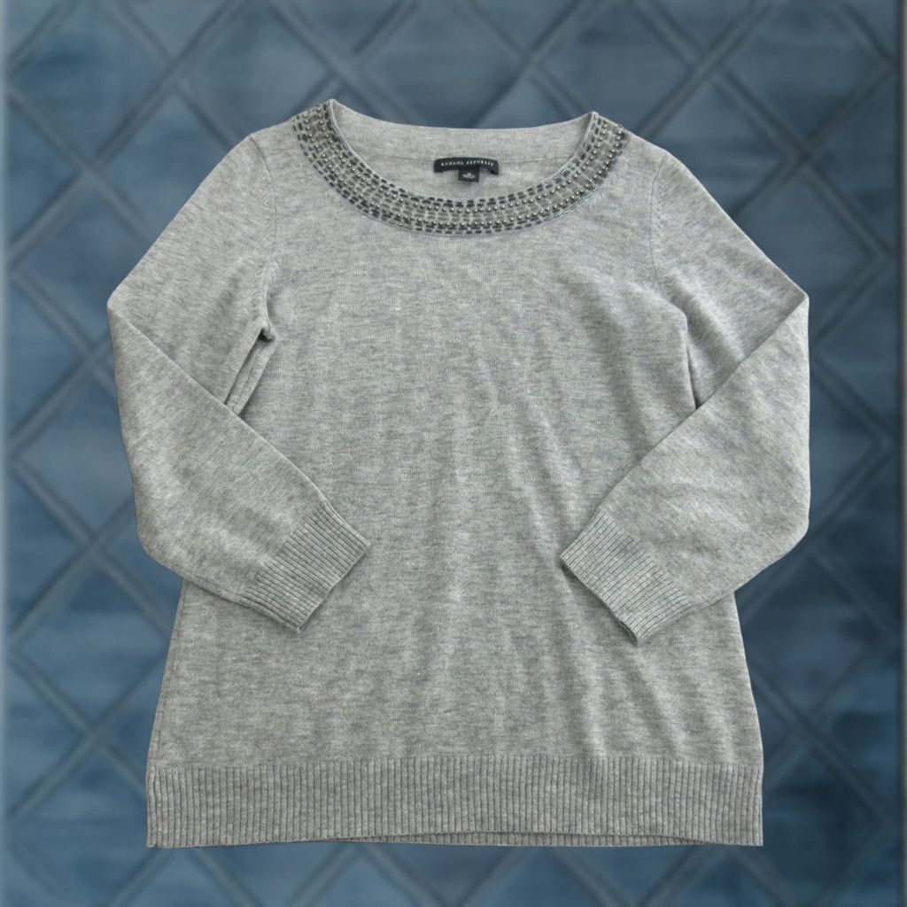Banana Republic Banana Republic Sweater Womens Medium Gray Beaded Neck Wool Blend Knit Pullover Size M / US 6-8 / IT 42-44 - 1 Thumbnail