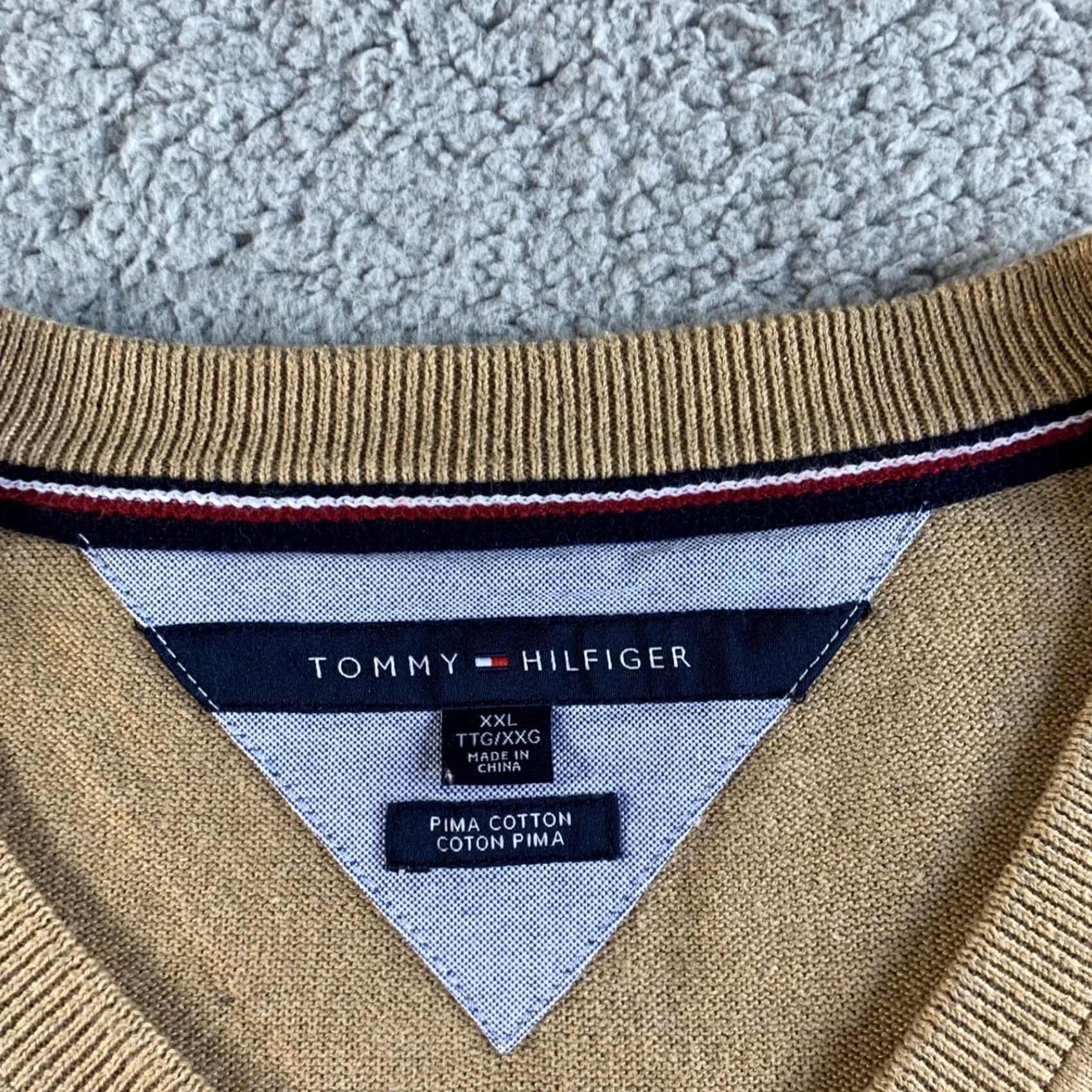 Tommy Hilfiger VINTAGE Tommy Hilfiger Sweater Mens 2XL Beige Pima Cotton Pullover V Neck Flag Logo Size US XXL / EU 58 / 5 - 3 Thumbnail