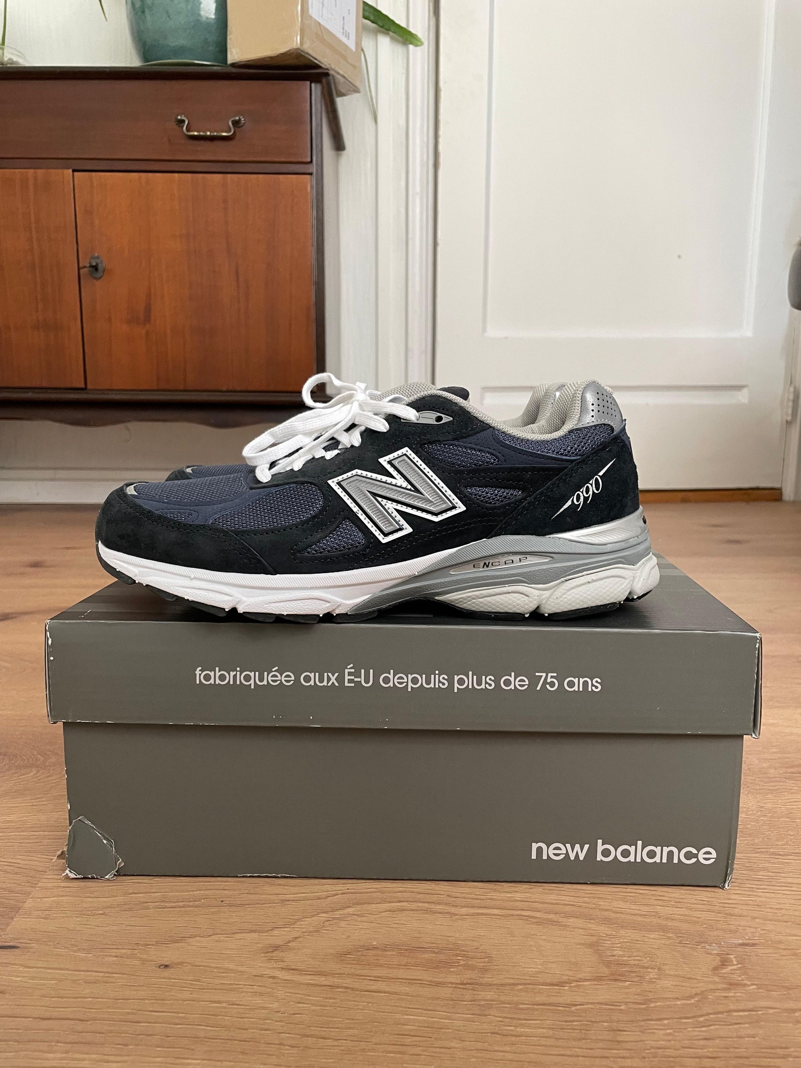 New Balance 990v3 Navy Low Top Sneakers