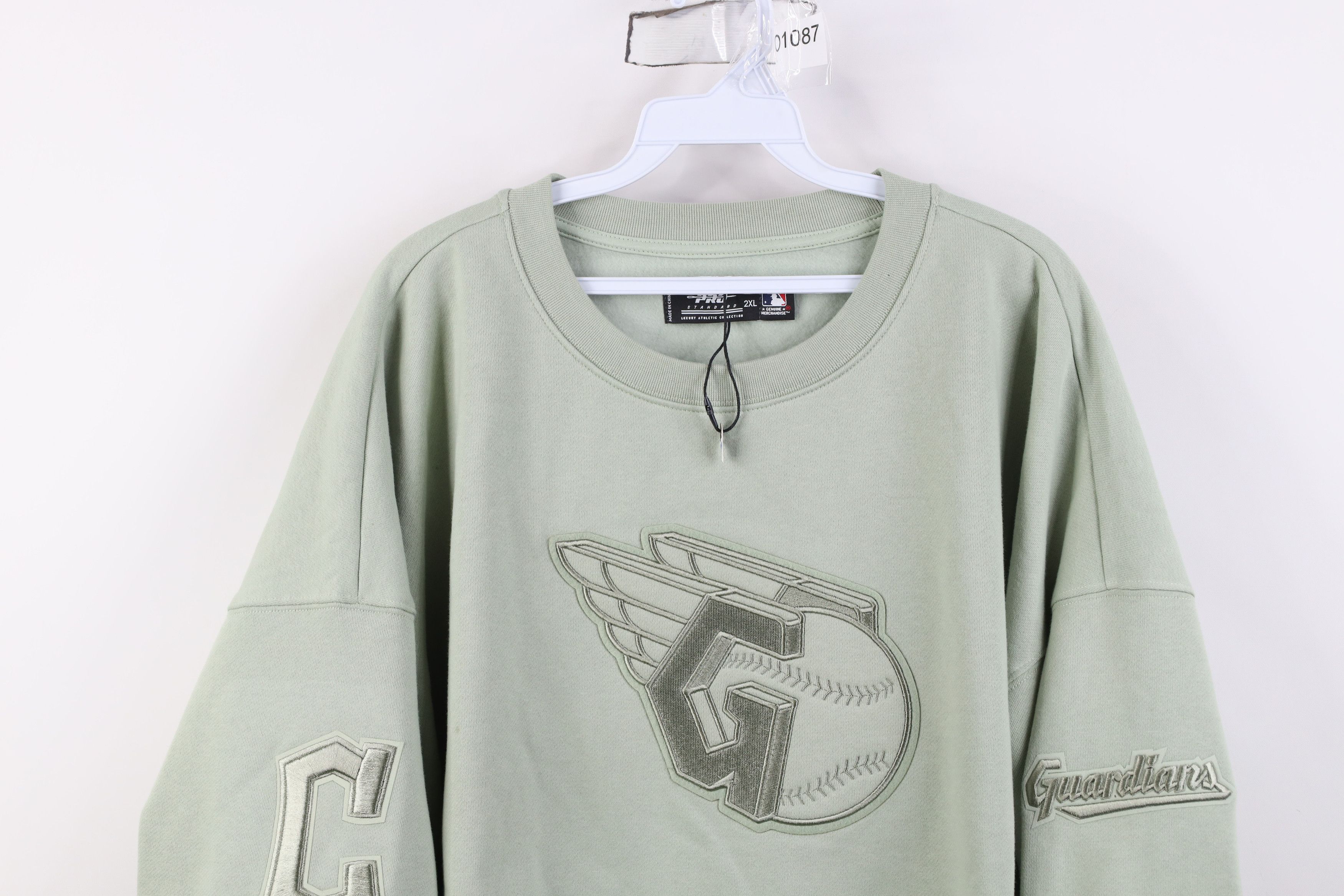 Vintage New Pro Standard Cleveland Guardians Baseball Sweatshirt Size US XXL / EU 58 / 5 - 2 Thumbnail