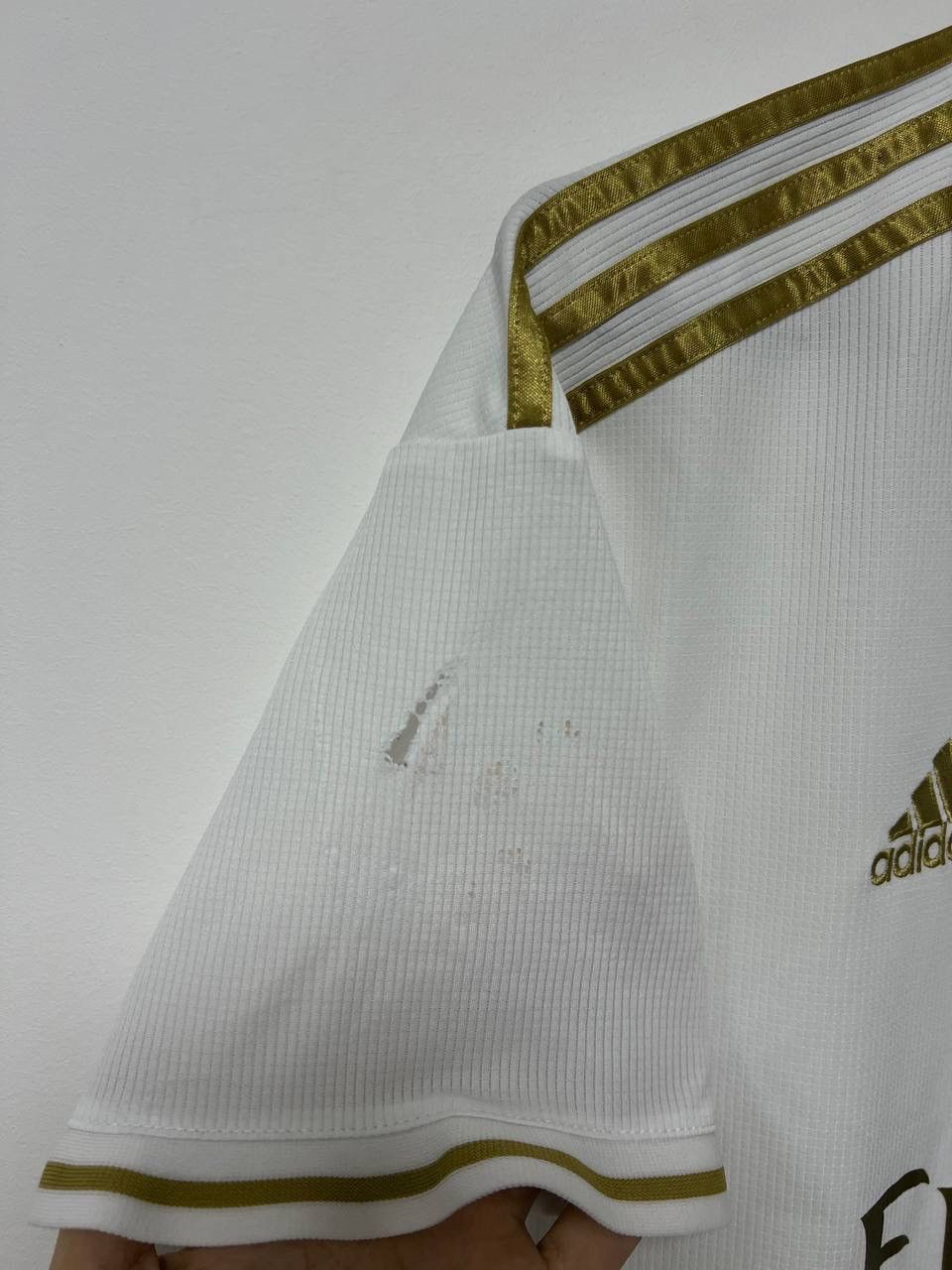 Adidas Real Madrid #9 Benzema 2019/2020 Home Football Shirt M Size US M / EU 48-50 / 2 - 3 Thumbnail