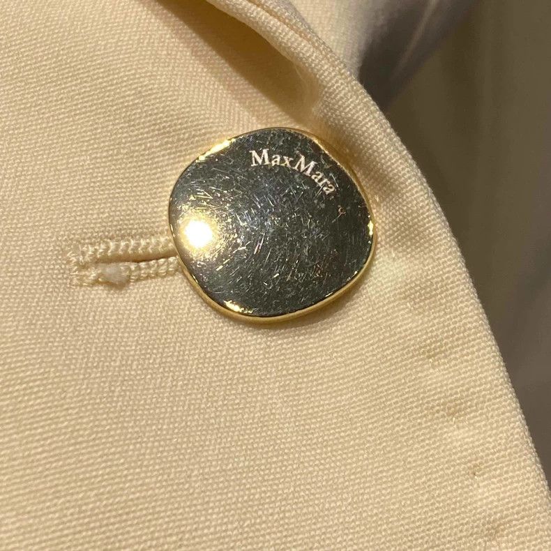 Max Mara Max Mara Beige double-breasted gold button blazer Size M / US 6-8 / IT 42-44 - 5 Thumbnail