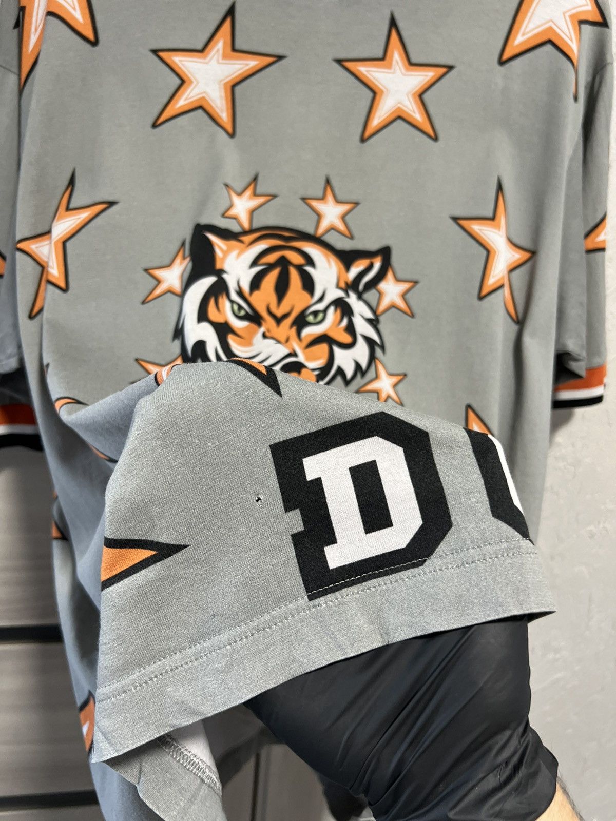Dolce & Gabbana Dolce Gabbana Tiger Print Star Jersey Tee Hype Luxury Size US M / EU 48-50 / 2 - 14 Thumbnail