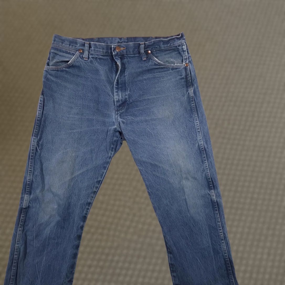 Wrangler Wrangler Jeans 38x31 13MWZ Cowboy Cut Denim Straight Mens 36x30 Blue Medium Wash Pockets Zip Fly Cowboy Western Workwear Size US 38 / EU 54 - 1 Thumbnail