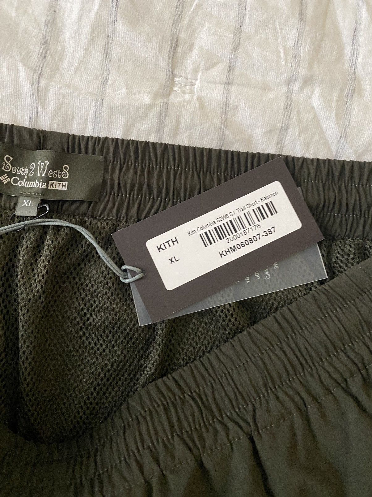 Columbia × Kith Kith x South2West8 x Columbia Zipped Trail Short NWT Size US 38 / EU 54 - 8 Thumbnail