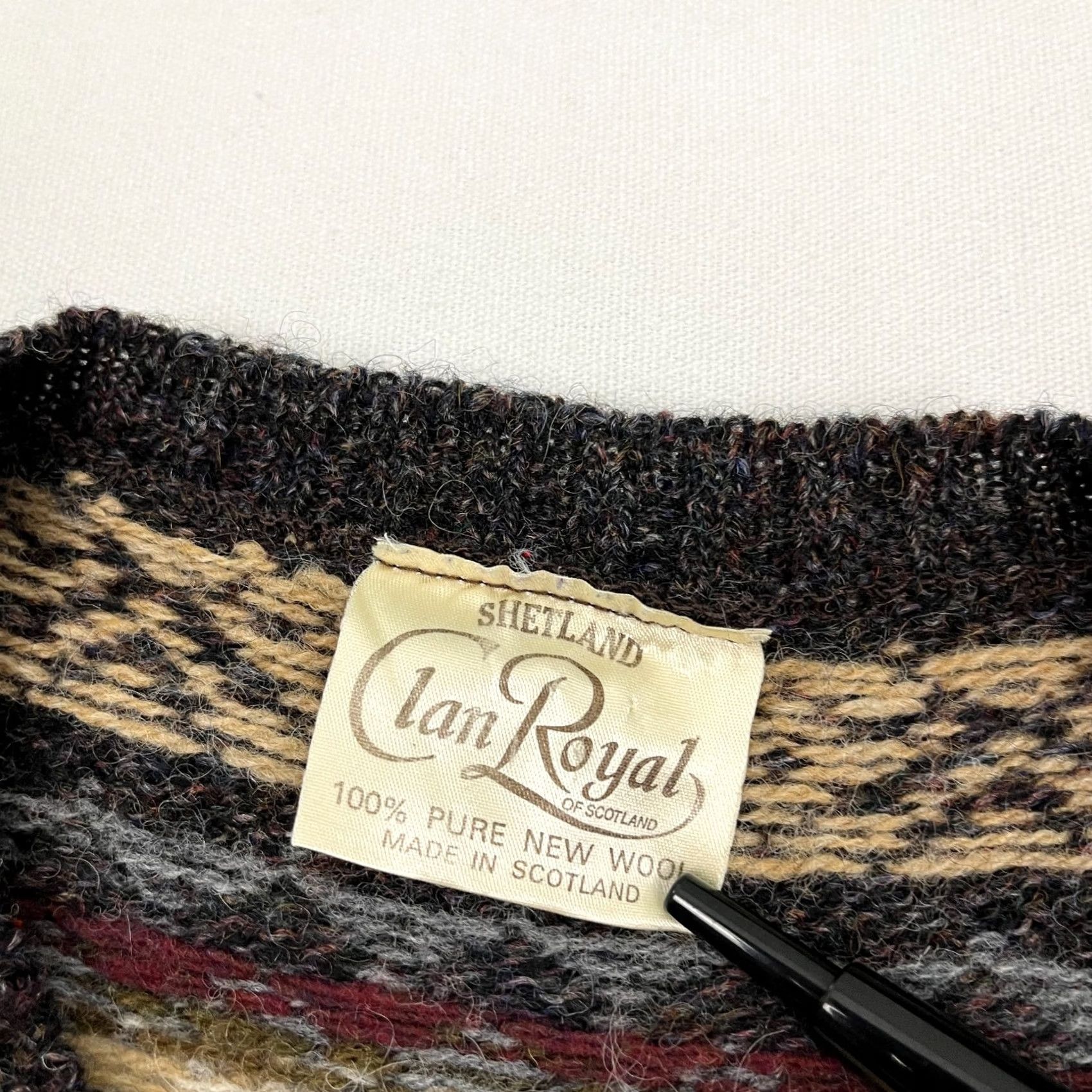 Vintage VINTAGE Clan Royal Sweater Mens L Shetland Wool Fair Isle Geo Knit Crewneck Jumper VTG Size US L / EU 52-54 / 3 - 2 Thumbnail