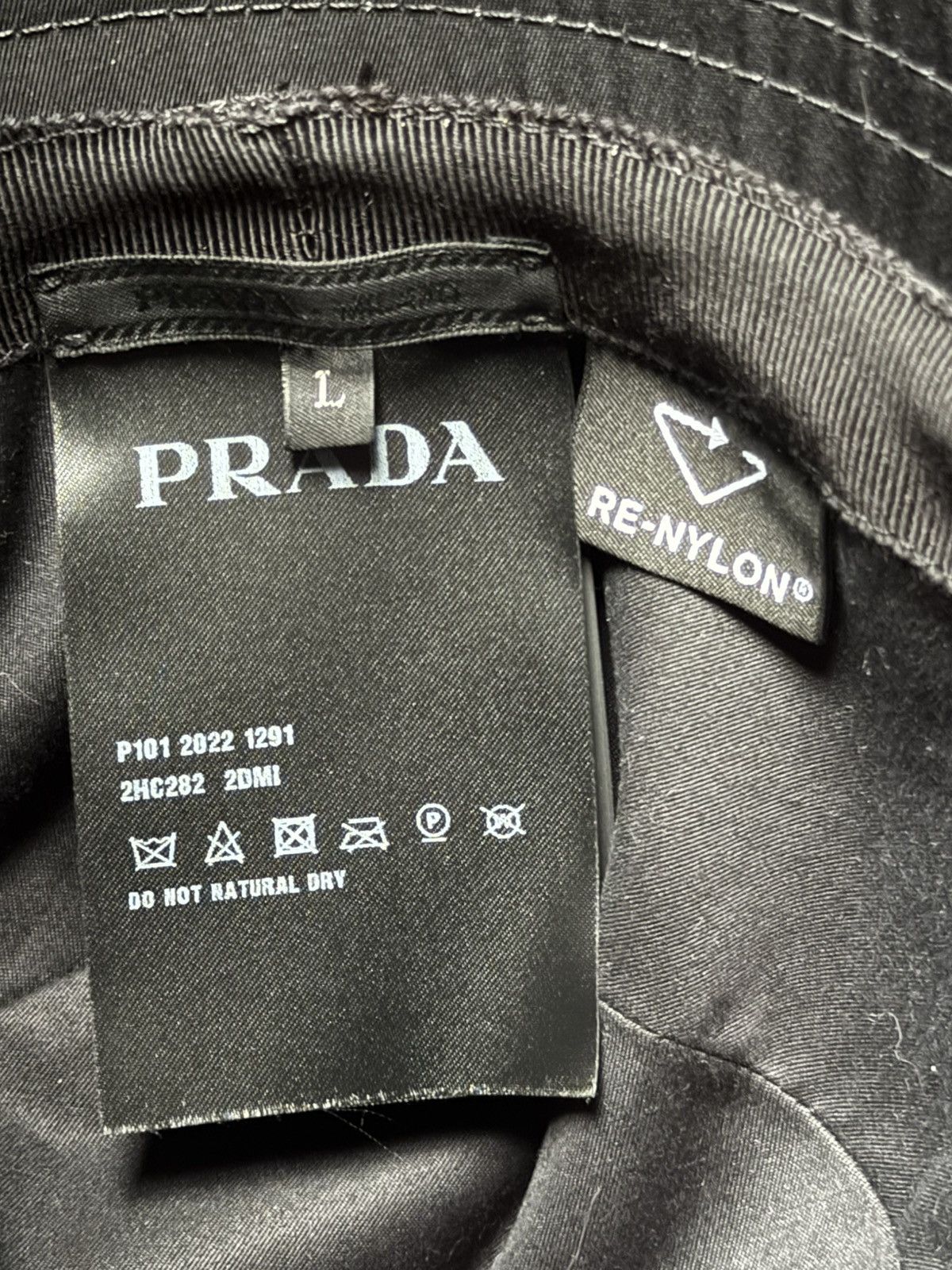 Prada Prada - Re-Nylon Black Bucket Hat with Triangle Pouch / SS22 Size ONE SIZE - 4 Thumbnail