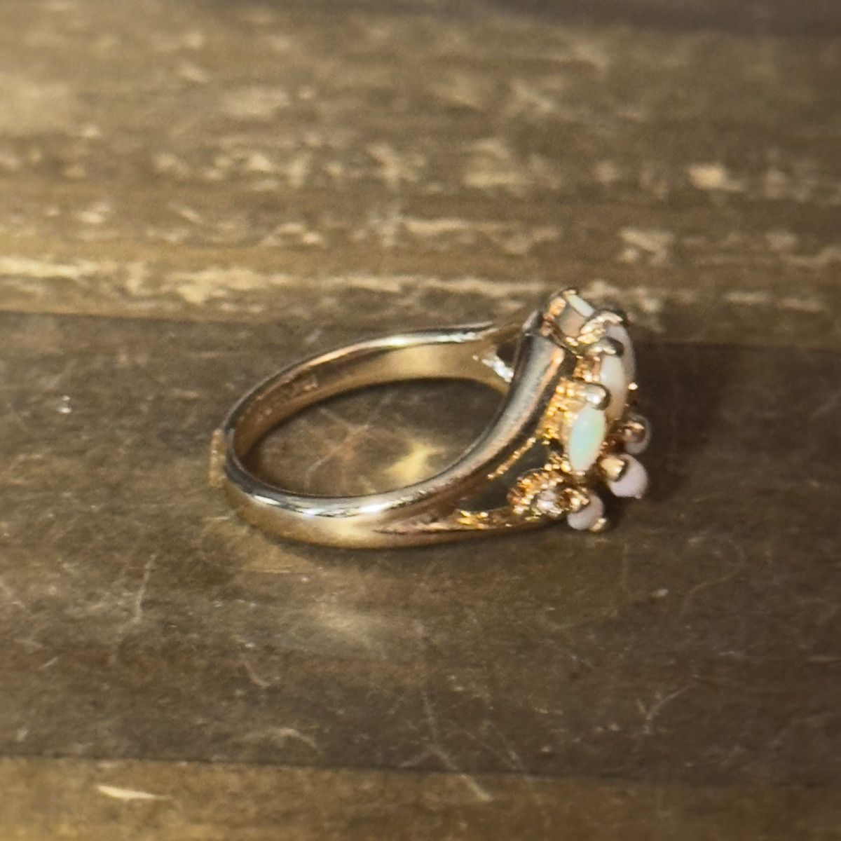 Vintage Vintage O.C Tanner 18KHGE Opal vine ring Size ONE SIZE - 9 Thumbnail
