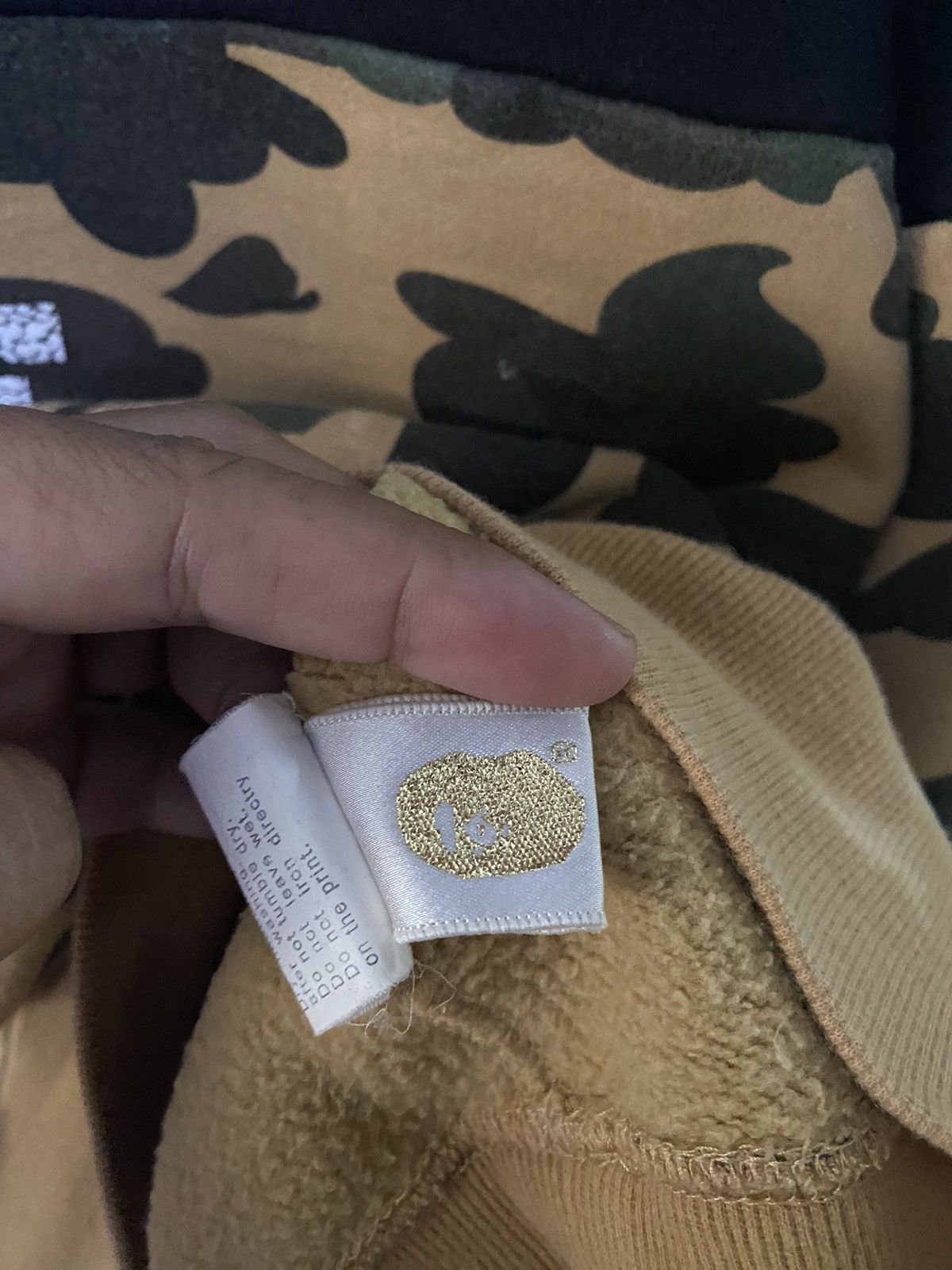 Bape BAPE 1st Camo Half Crewneck Sweatshirt Size US L / EU 52-54 / 3 - 7 Thumbnail