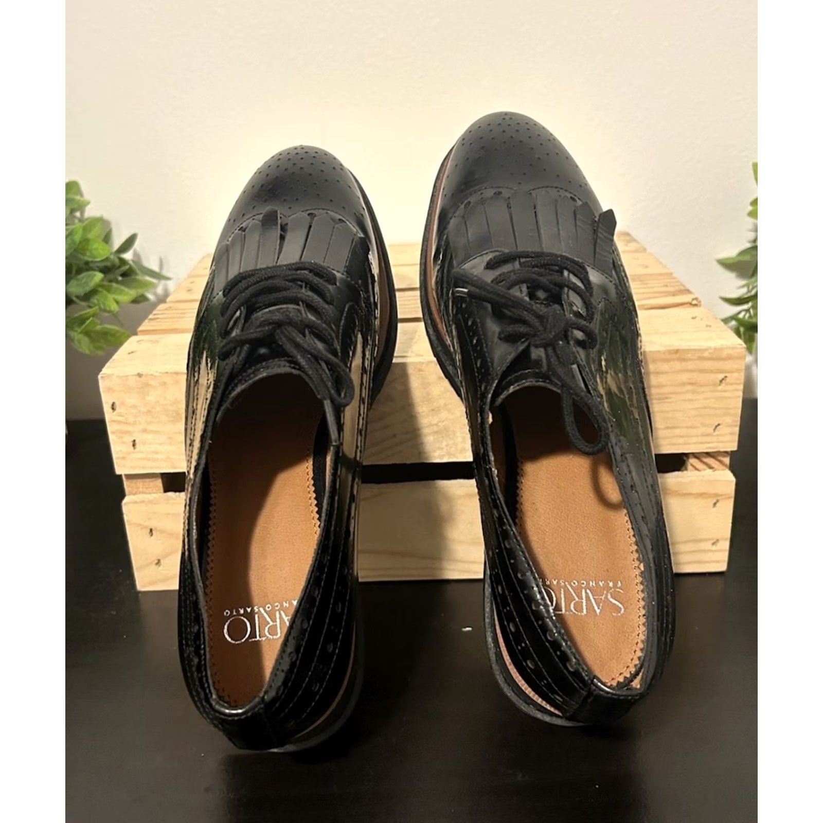 Franco Sarto VINTAGE Women’s SARTO by Franco Sarto Black Leather LaceUp Darby Dress Shoes Size 8 Size M / US 6-8 / IT 42-44 - 3 Thumbnail