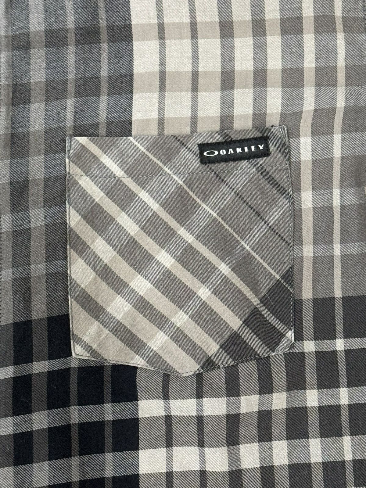 Oakley Vintage Oakley Button up shirt Size US L / EU 52-54 / 3 - 4 Thumbnail