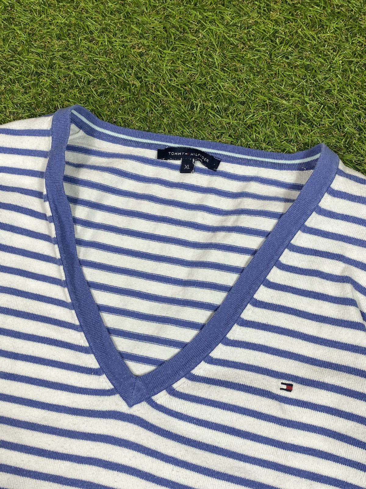 Tommy Hilfiger Vintage Y2K Tommy Hilfiger sweatshirt V-neck size XL Size XL / US 12-14 / IT 48-50 - 4 Thumbnail