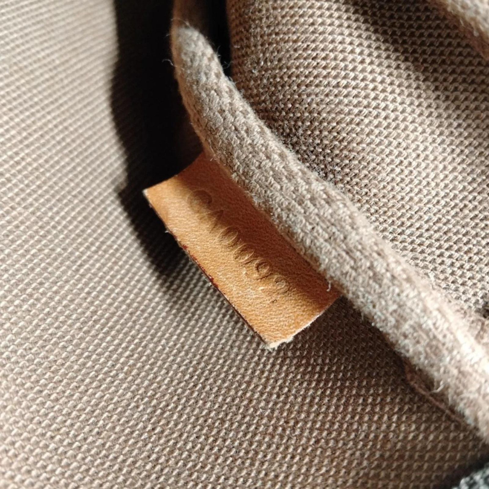 Louis Vuitton Authentic louis vuitton lv m51980 Size ONE SIZE - 8 Thumbnail